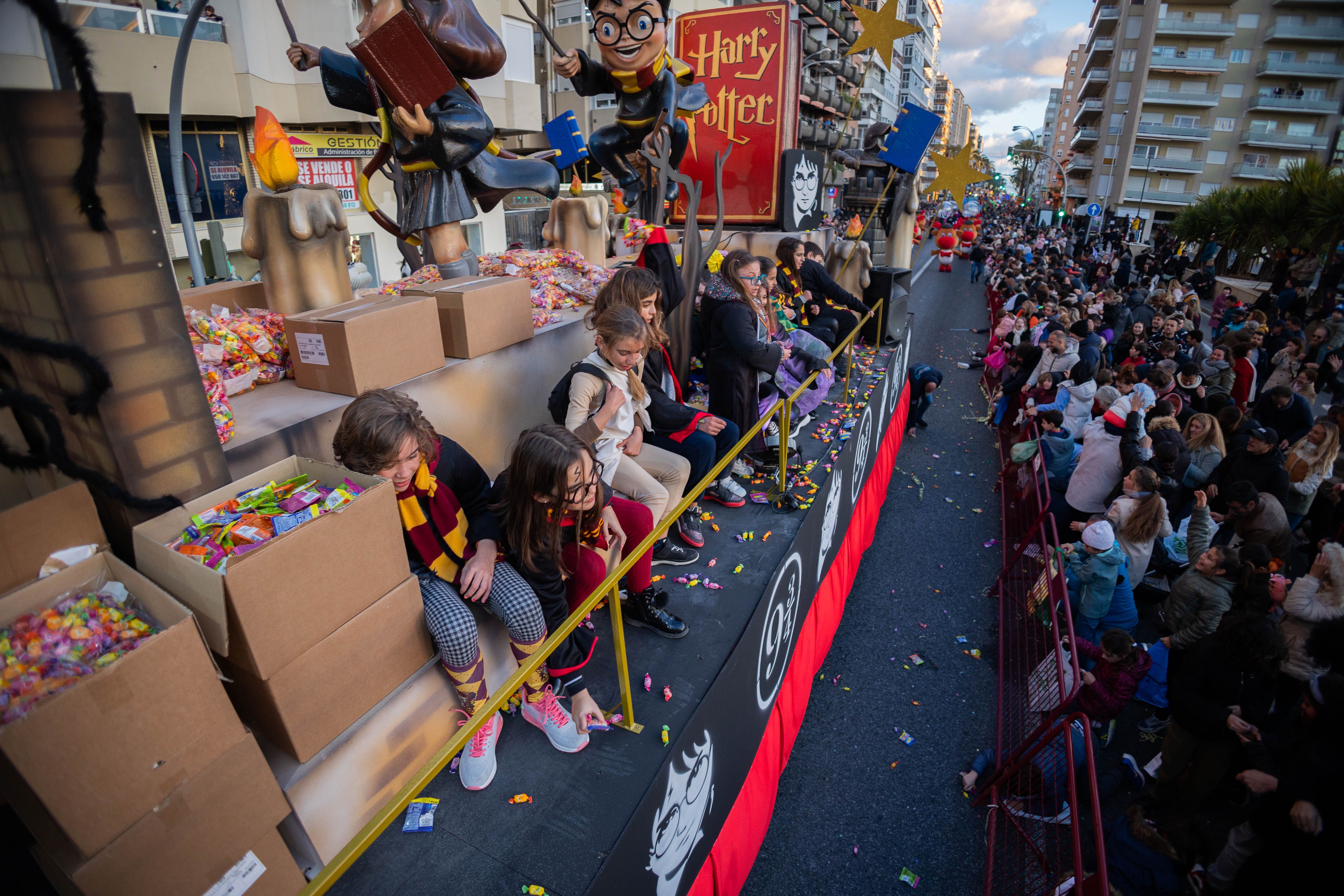 La cabalgata de los Reyes Magos en Cádiz, en imágenes La cabalgata de los Reyes Magos en Cádiz, en imágenes