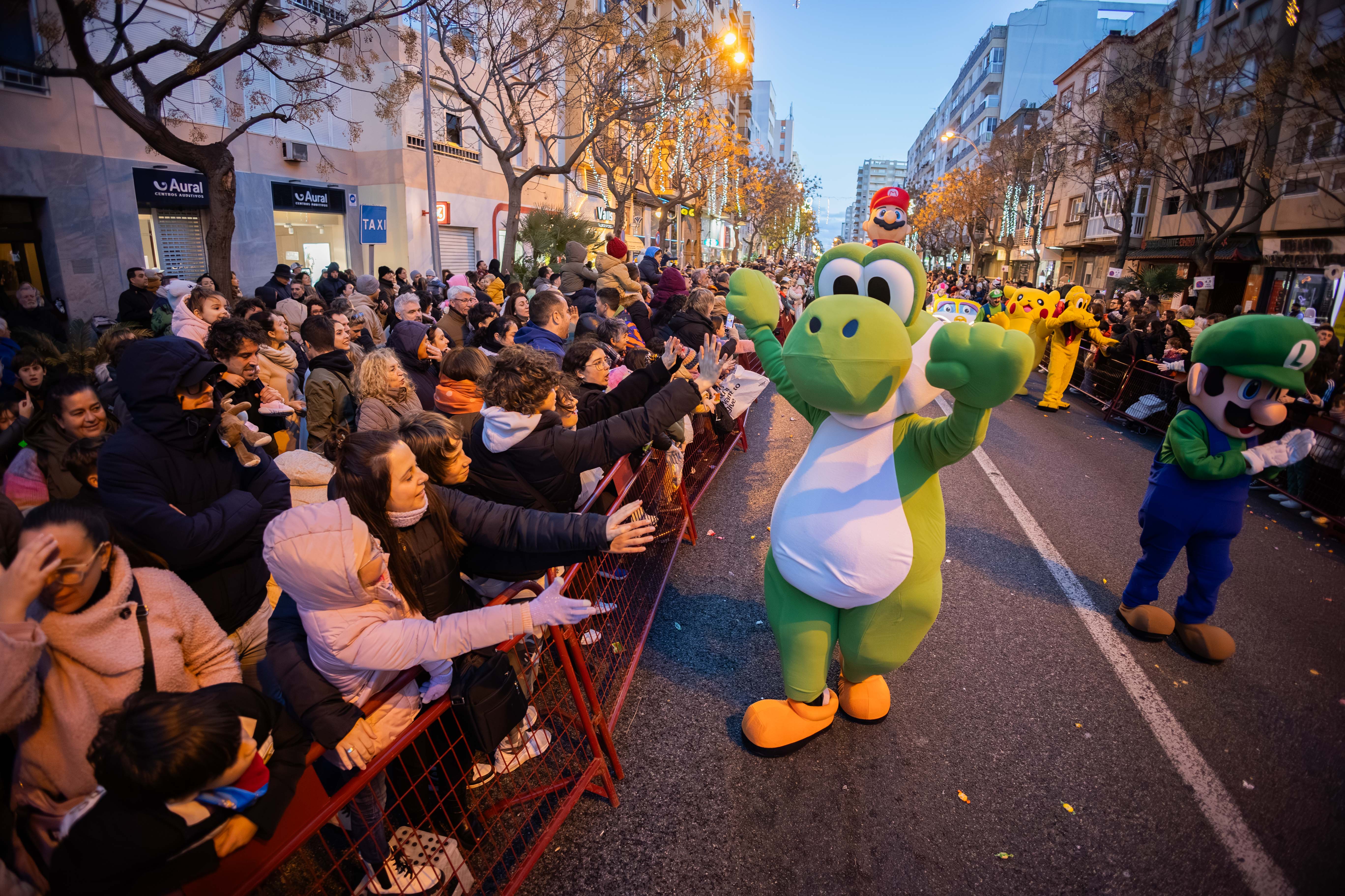 La cabalgata de los Reyes Magos en Cádiz, en imágenes La cabalgata de los Reyes Magos en Cádiz, en imágenes