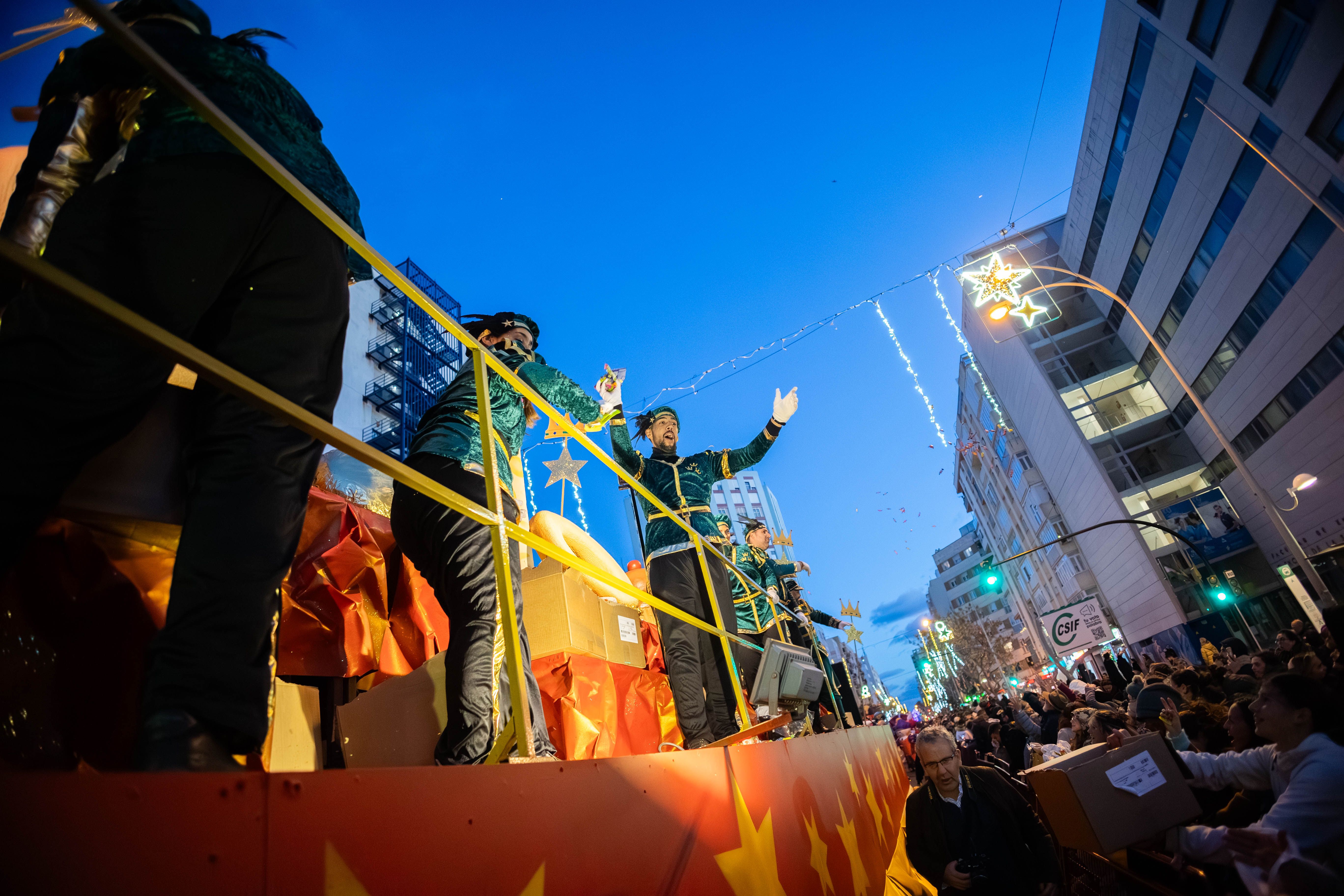 La cabalgata de los Reyes Magos en Cádiz, en imágenes La cabalgata de los Reyes Magos en Cádiz, en imágenes