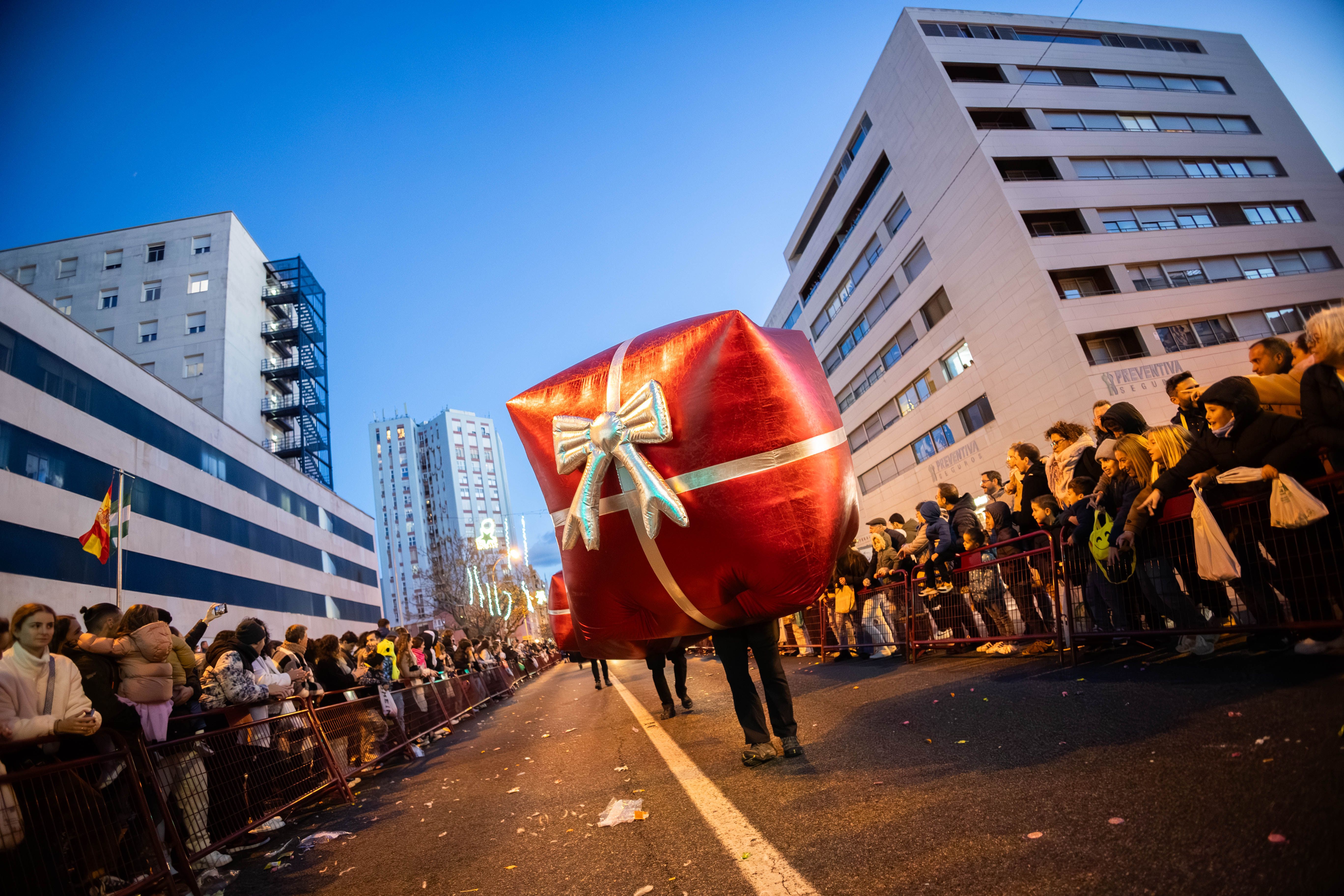 La cabalgata de los Reyes Magos en Cádiz, en imágenes La cabalgata de los Reyes Magos en Cádiz, en imágenes