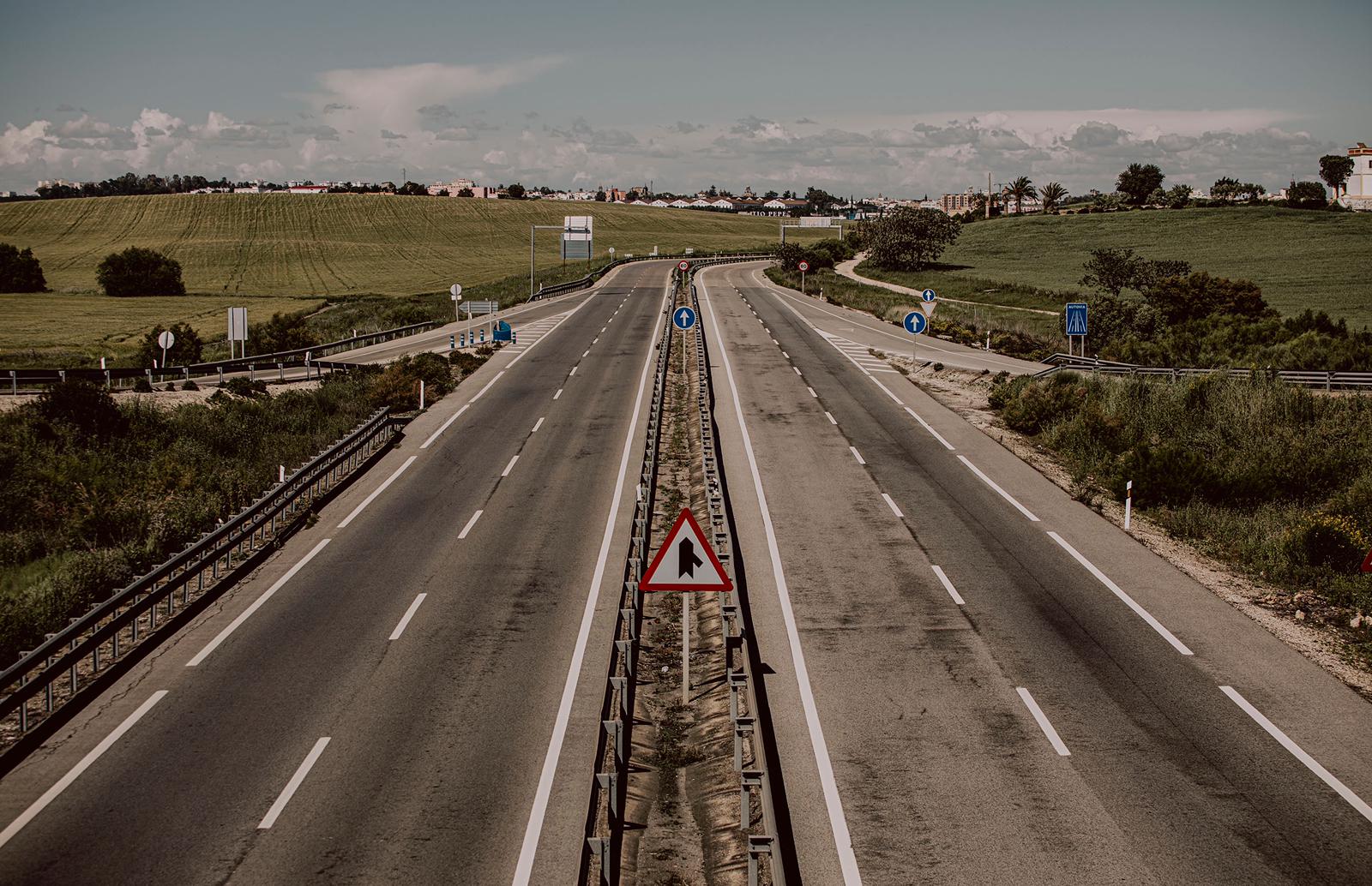 Carreteras de la provincia de Cádiz, vacías en el estado de alarma. FOTO: ESTEBAN PÉREZ ABIÓN