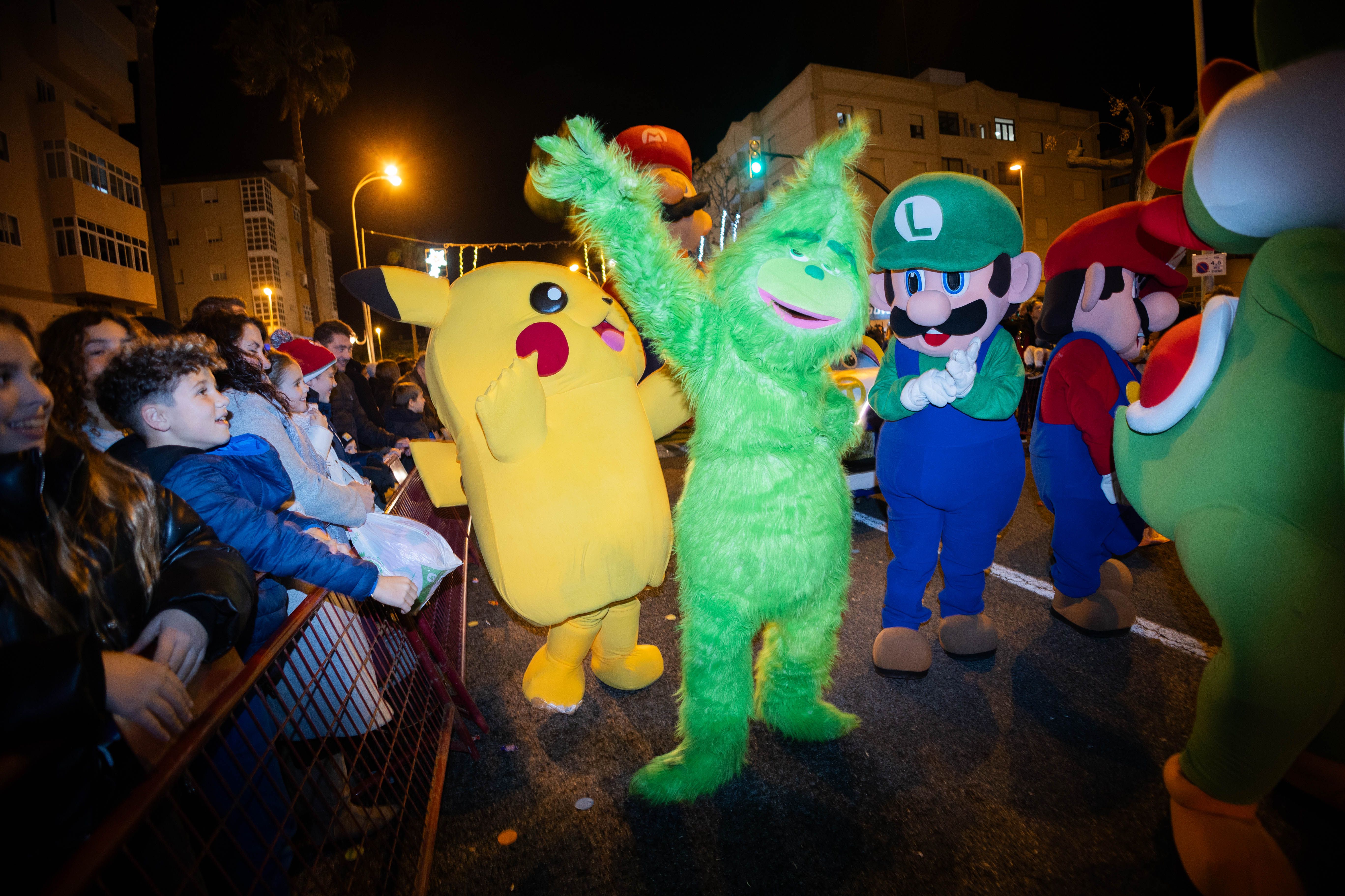 La cabalgata de los Reyes Magos en Cádiz, en imágenes La cabalgata de los Reyes Magos en Cádiz, en imágenes