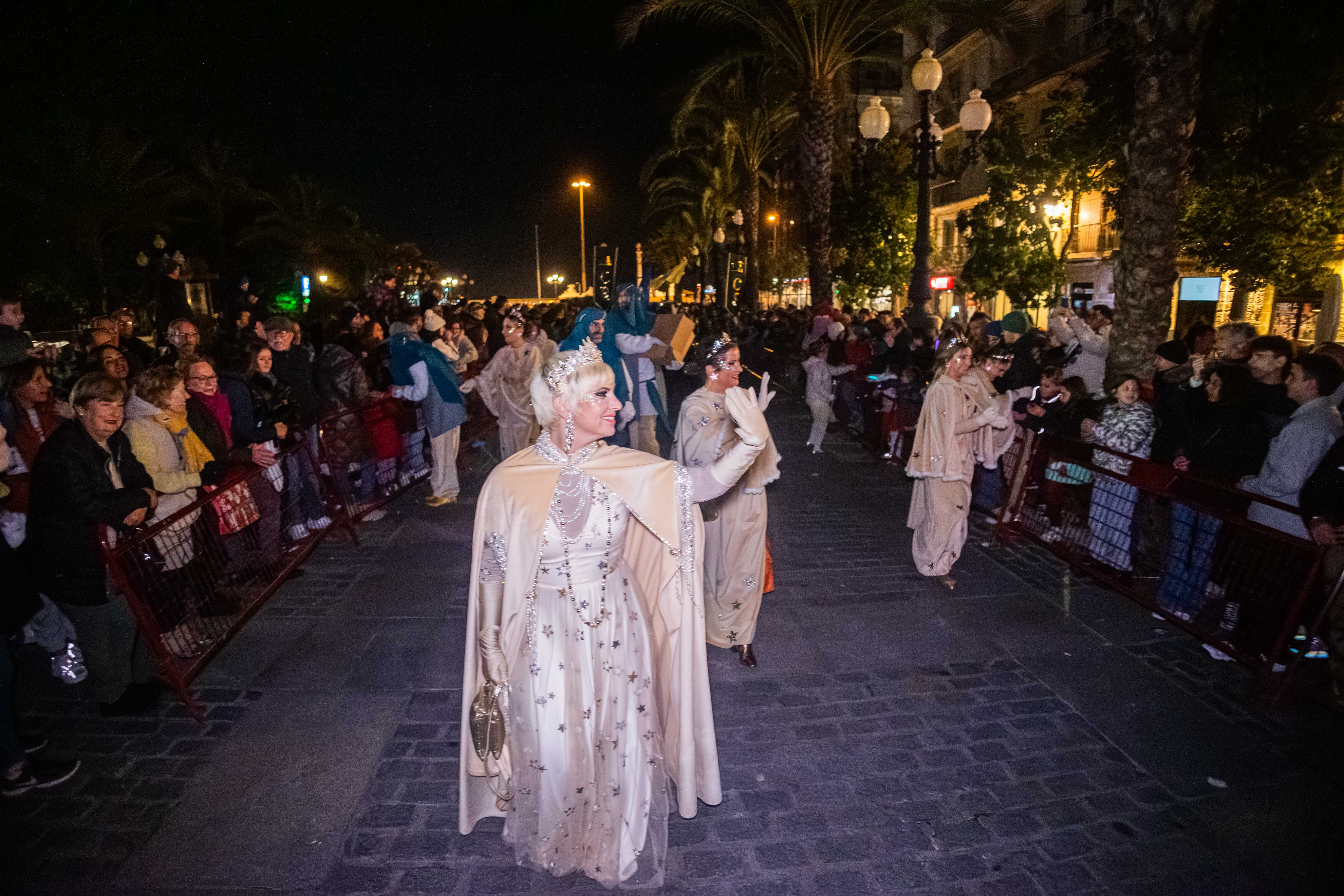 La cabalgata de los Reyes Magos en Cádiz, en imágenes La cabalgata de los Reyes Magos en Cádiz, en imágenes