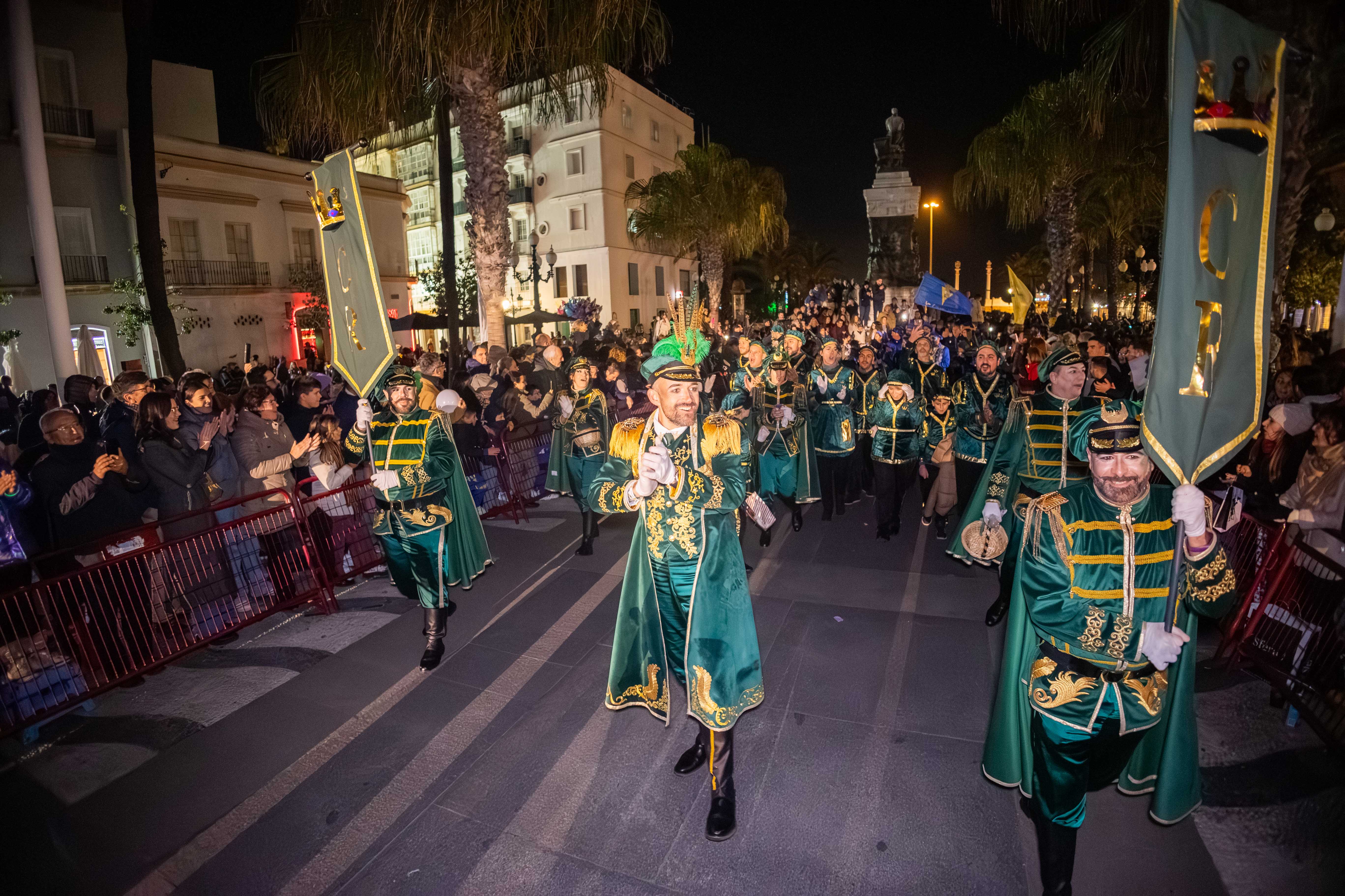 La cabalgata de los Reyes Magos en Cádiz, en imágenes La cabalgata de los Reyes Magos en Cádiz, en imágenes