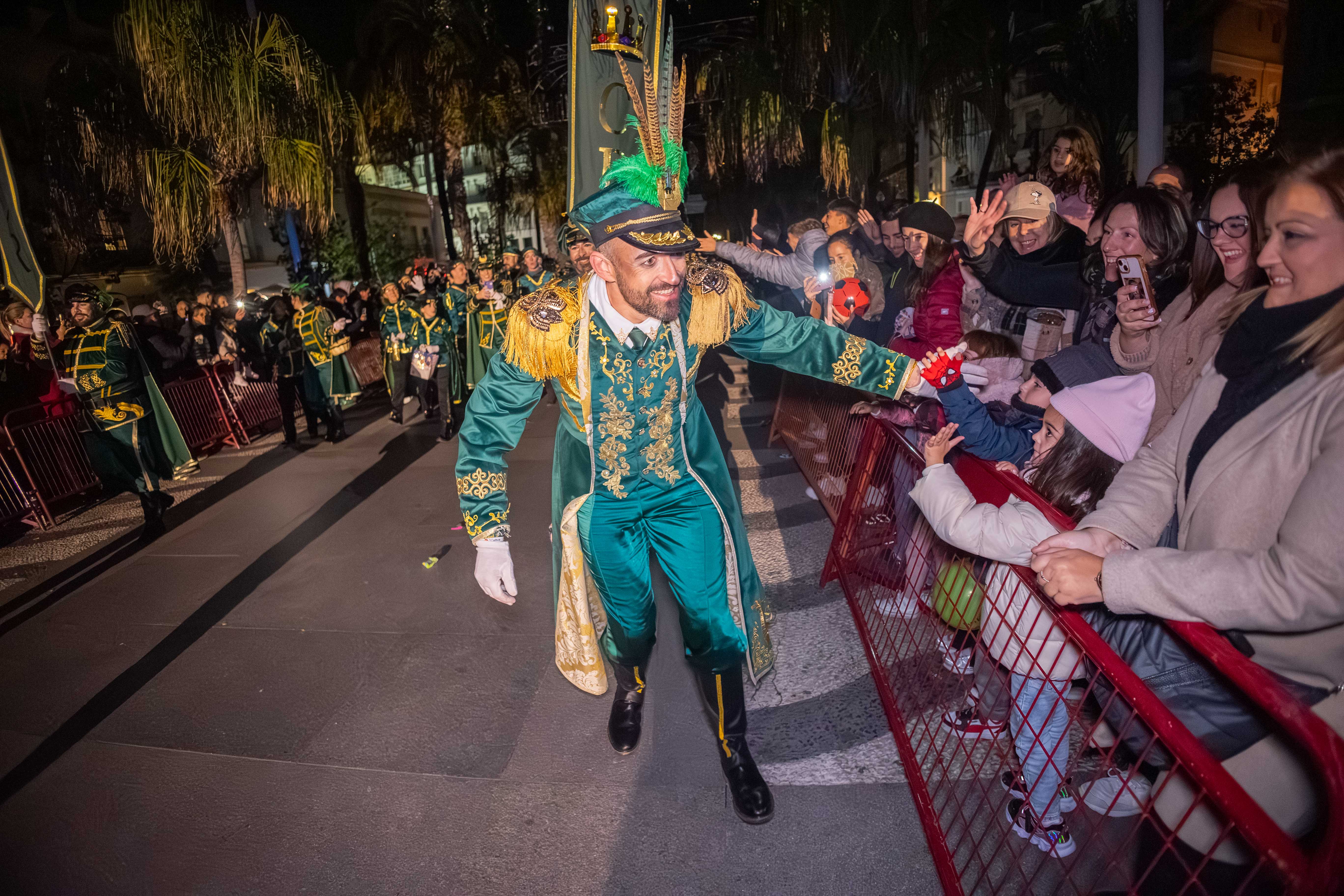 La cabalgata de los Reyes Magos en Cádiz, en imágenes La cabalgata de los Reyes Magos en Cádiz, en imágenes