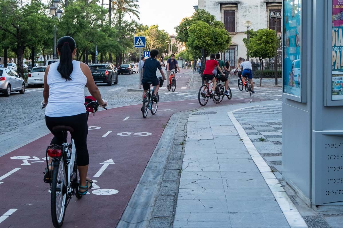Ciclistas en Jerez, este fin de semana. FOTO: CANDELA NÚÑEZ