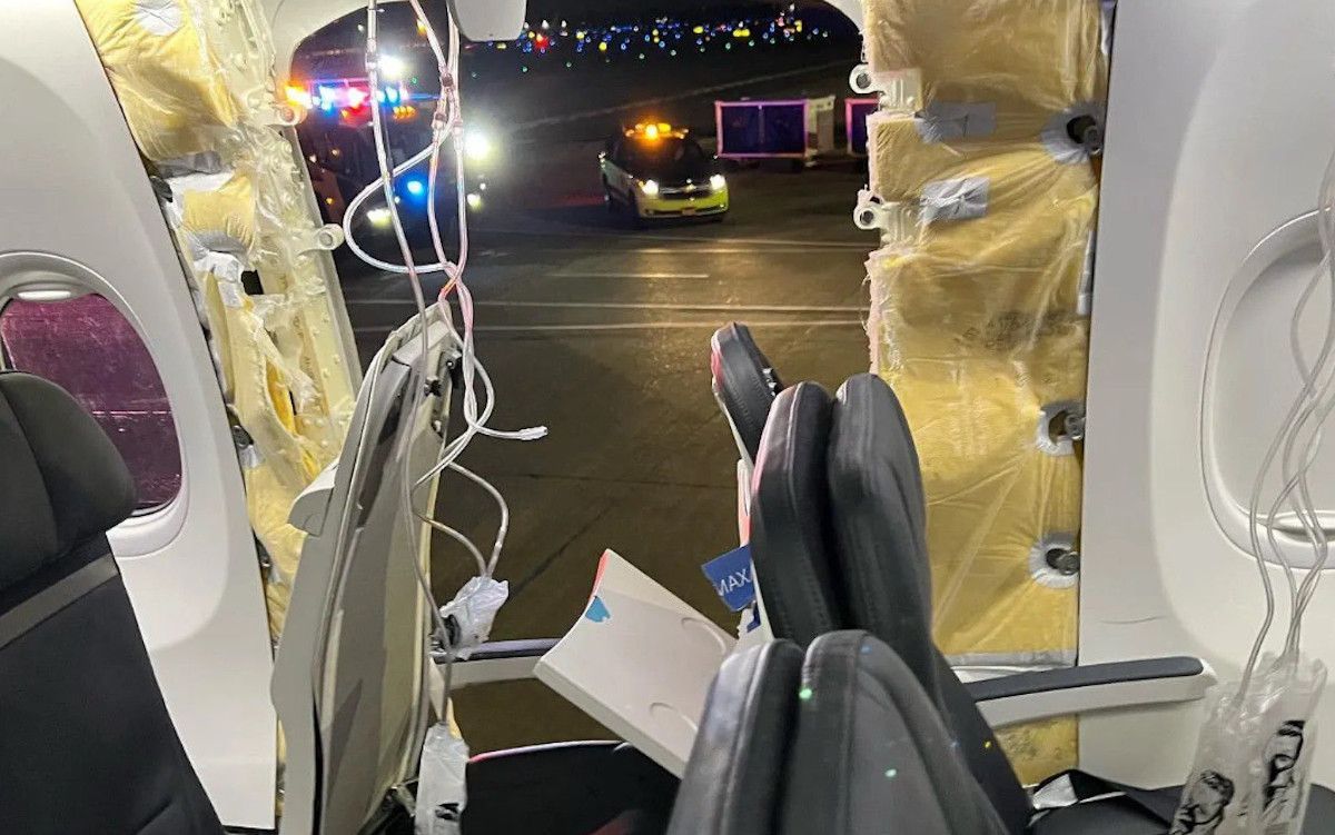 Una ventana explota en pleno vuelo de un avión de Alaska Airlines.
