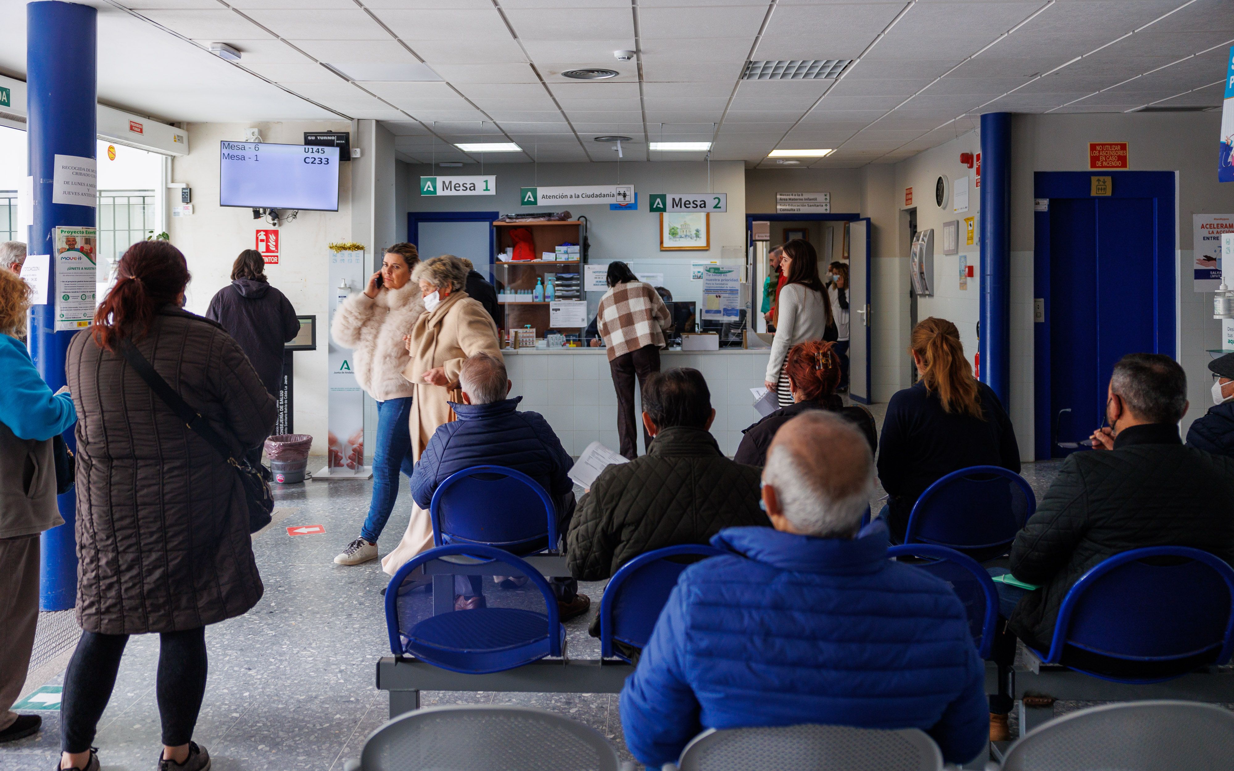 Esperas para ir al médico. Una imagen reciente del centro de salud de San Benito, en Jerez.