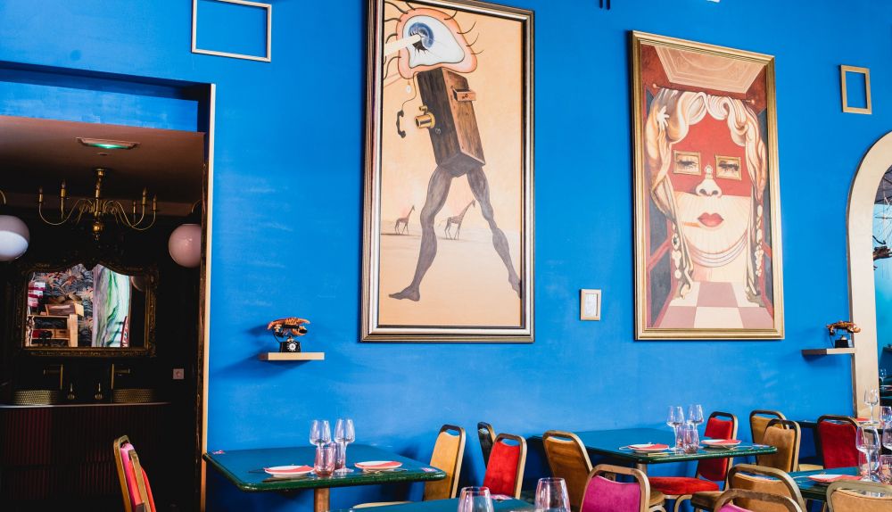 El restaurante Dalí Cinema, de Dos Hermanas, en imágenes para el reportaje en lavozdelsur.es