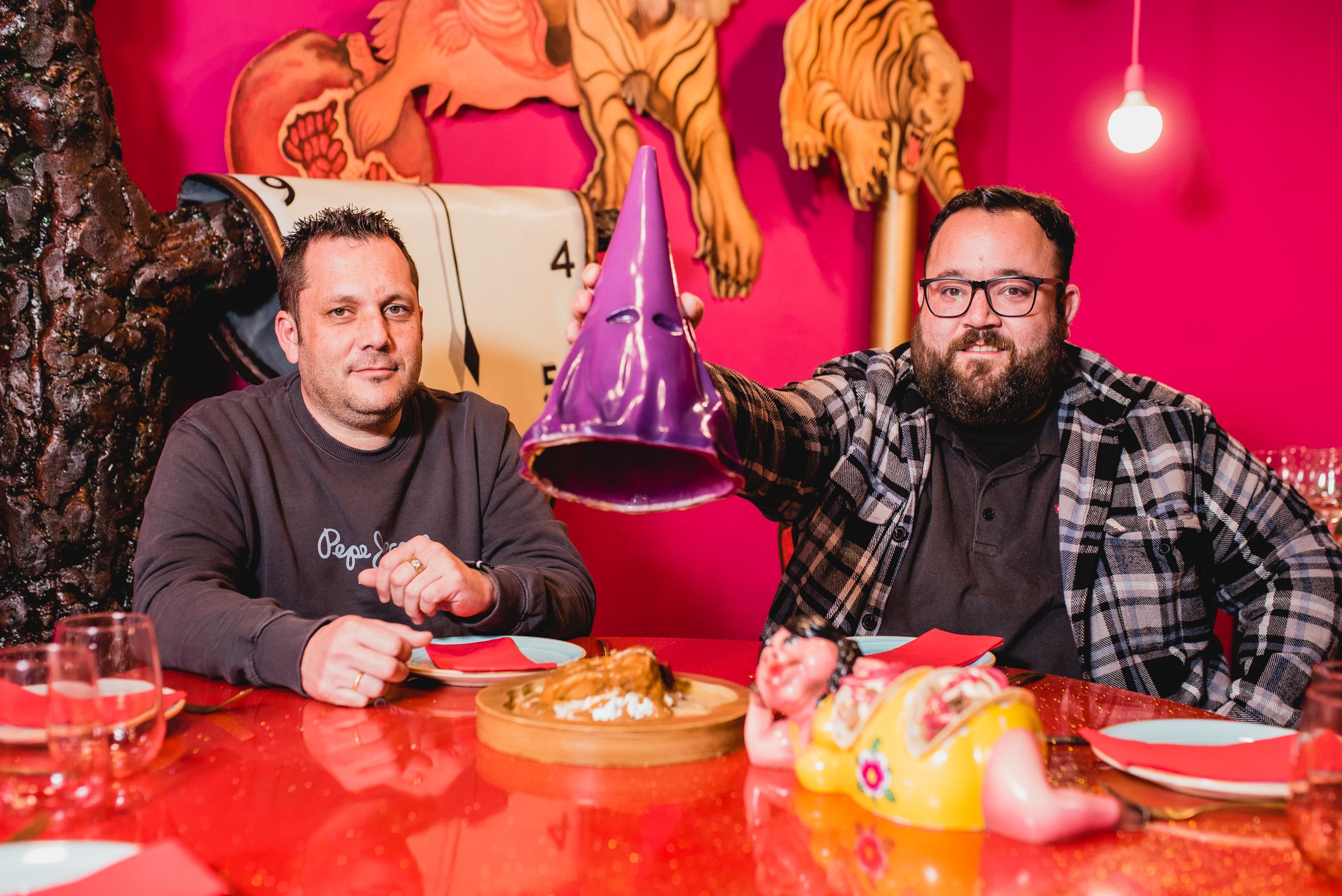 Dos de los hermanos Gil, propietarios de Dalí Cinema en Dos Hermanas.