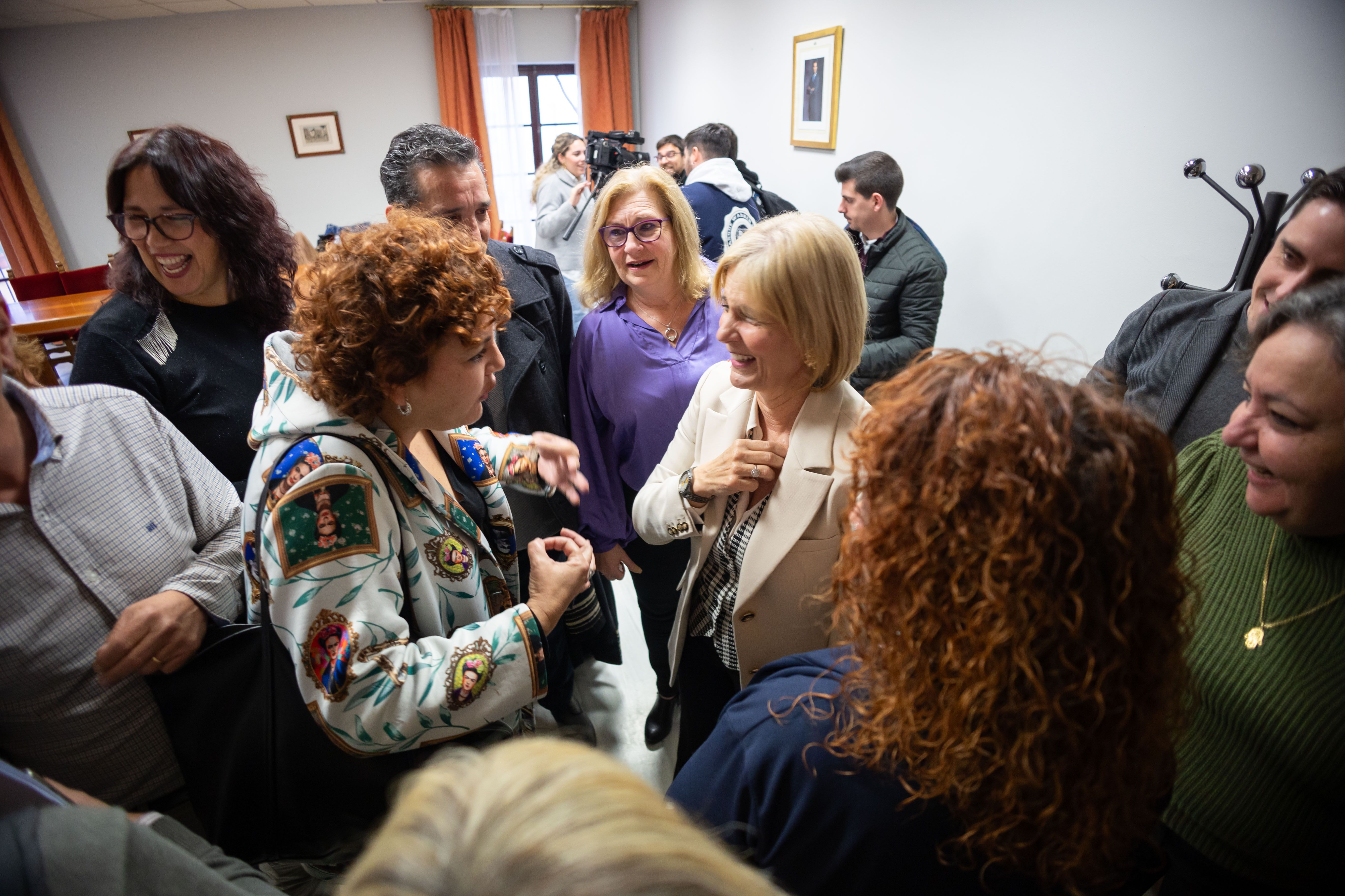 Imágenes de la firma del convenio entre el Ayuntamiento de Jerez y las trabajadoras de Ayuda a Domicilio.
