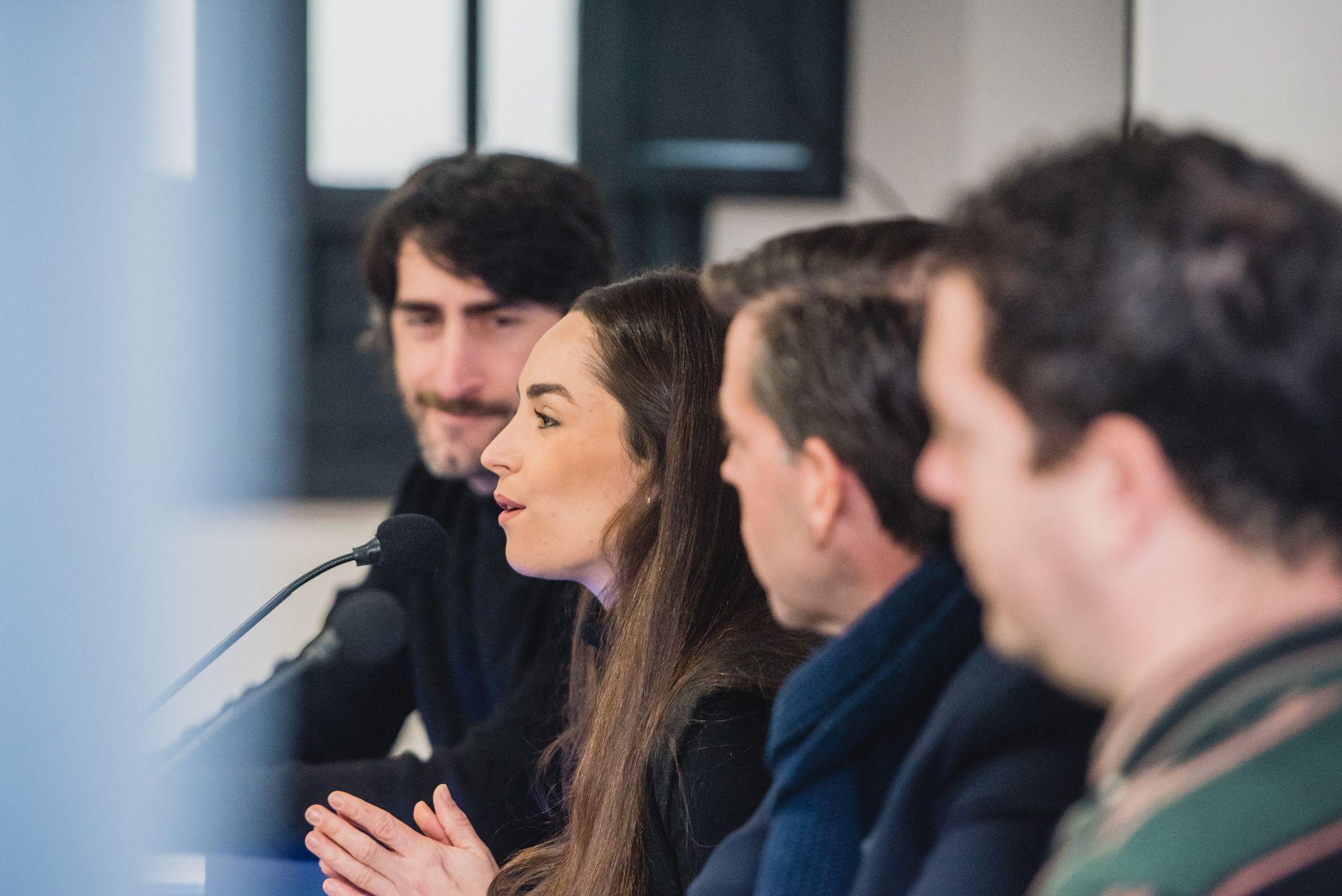 Paula Comitre, acompañada por el director del Instituto Andaluz de Flamenco, Cristóbal Ortega, durante la presentación de su próximo estreno mundial.