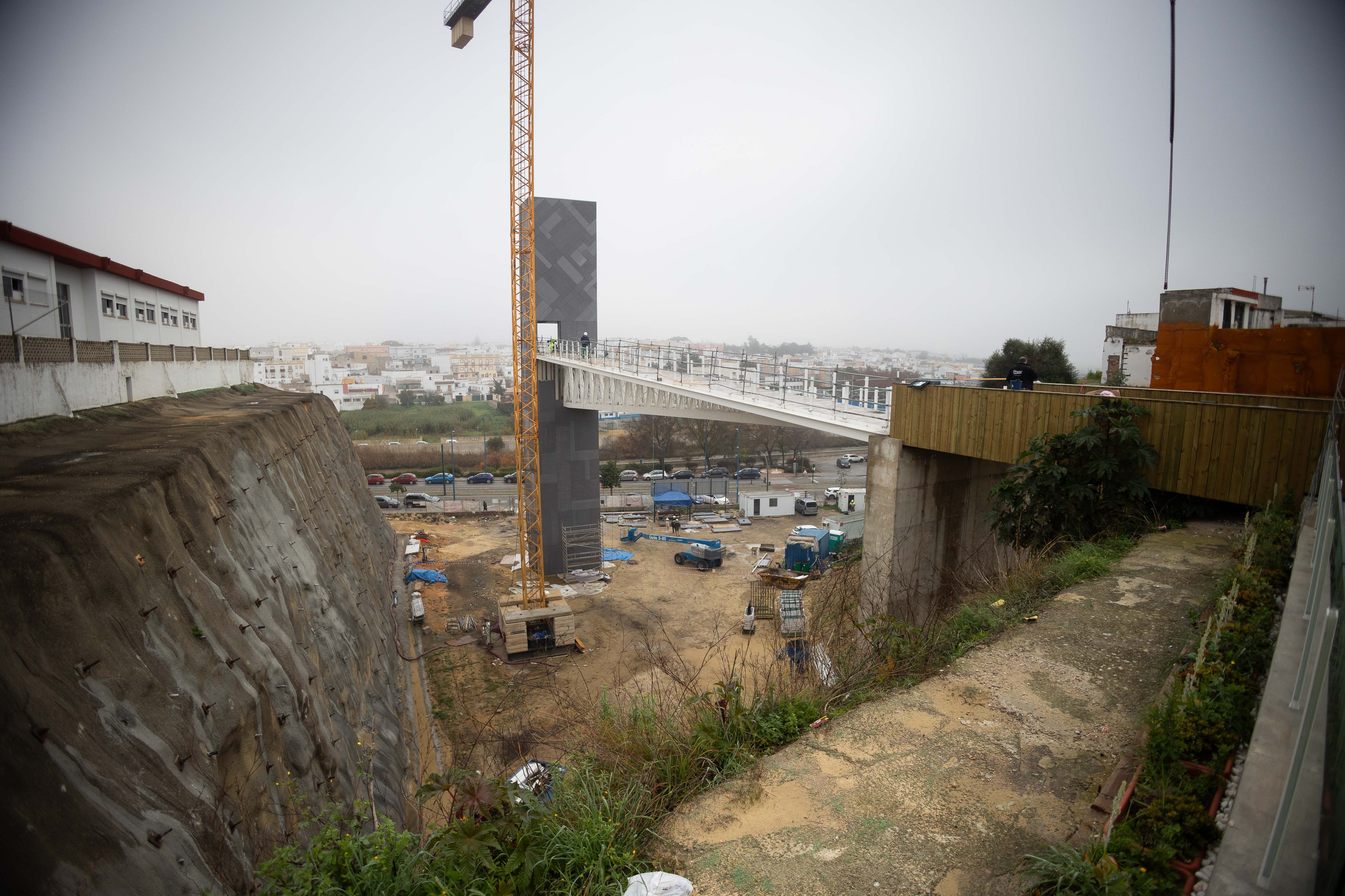 Obras de la torre mirador y el entorno del Cerro del Castillo.