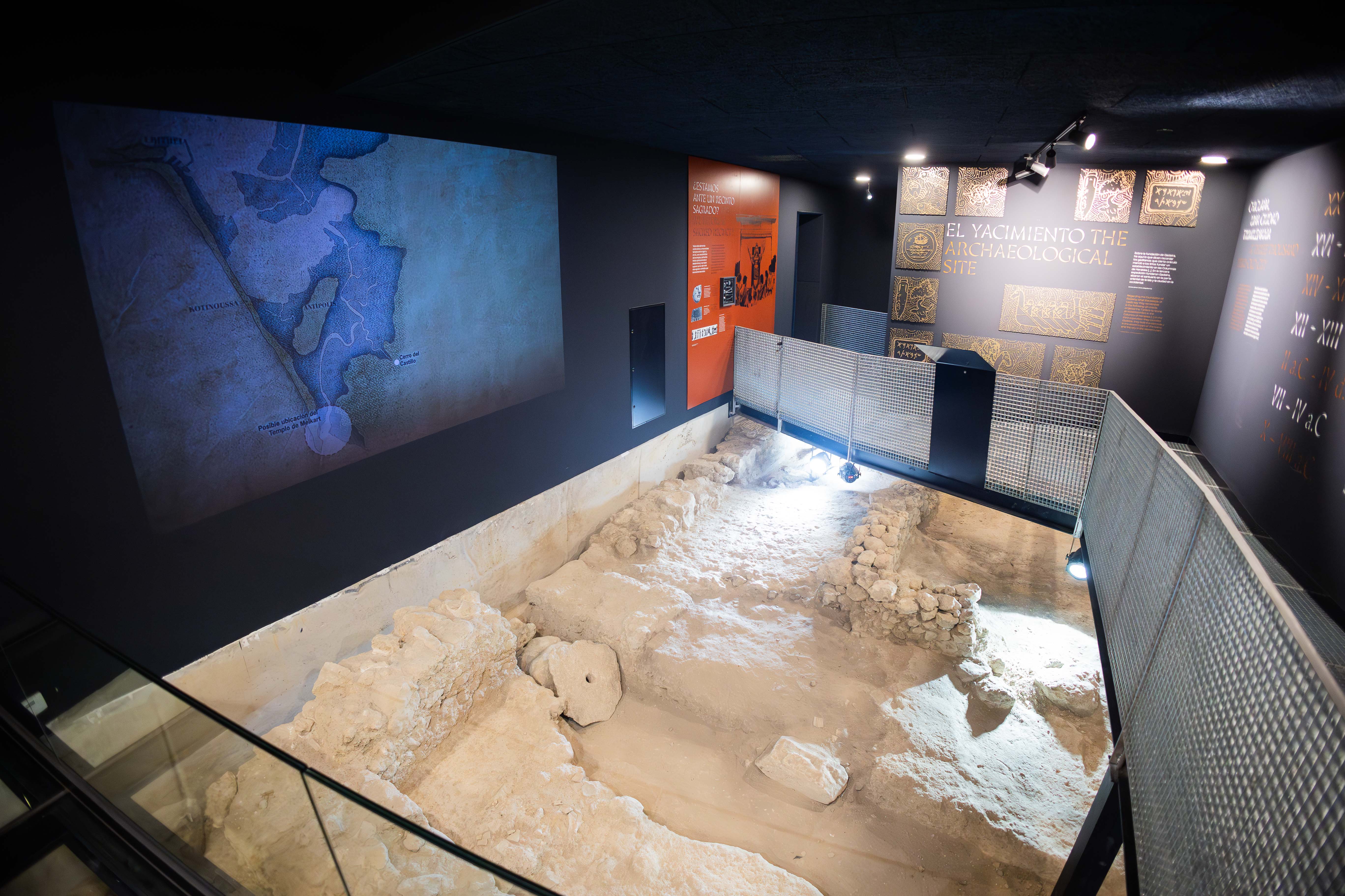 Interior del Centro de Interpretación de Nueva Gadeira en Chiclana.
