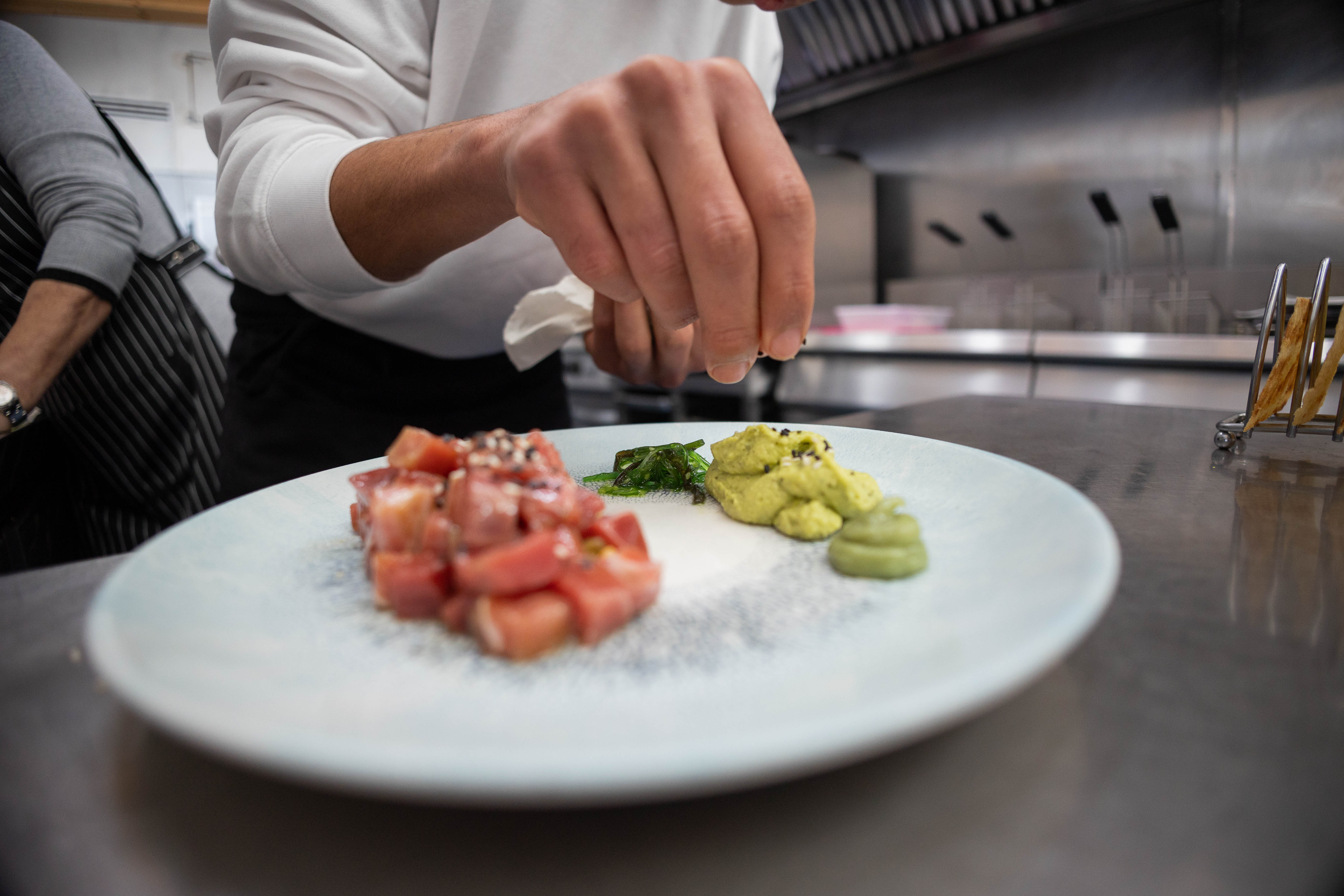 FAMILIAS DE ACOGIDA YOUNES EL YAHYAOUI TRABAJADOR SANTORINI 4