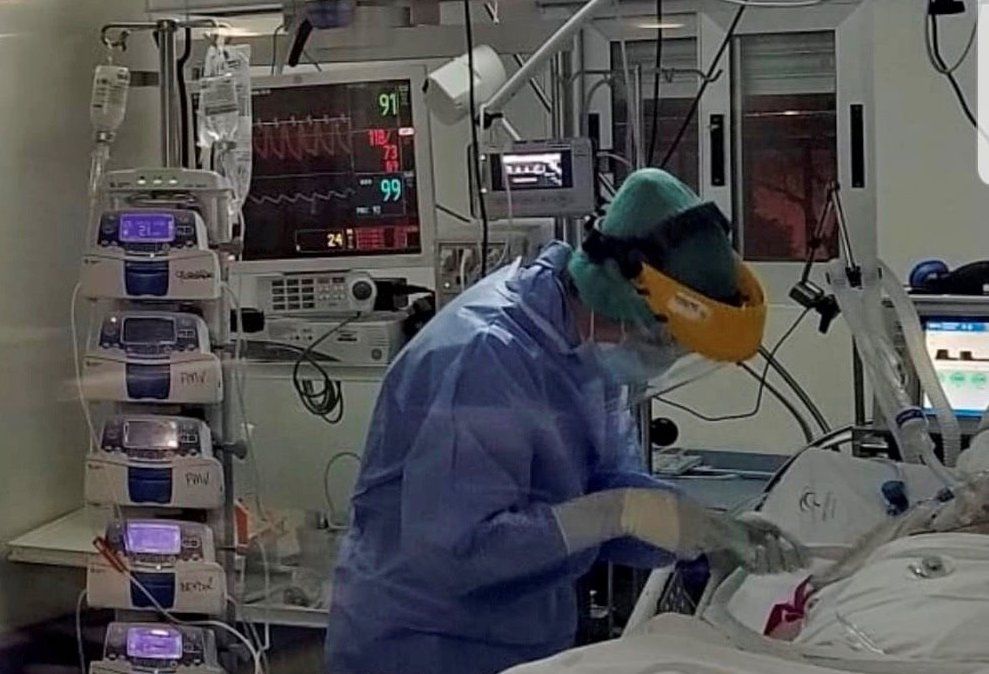 Labor de los 44 profesionales que forman el equipo covid del hospital Virgen del Rocío.