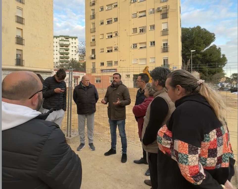 Reunión del portavoz socialista con los vecinos de la plaza de Venus. 