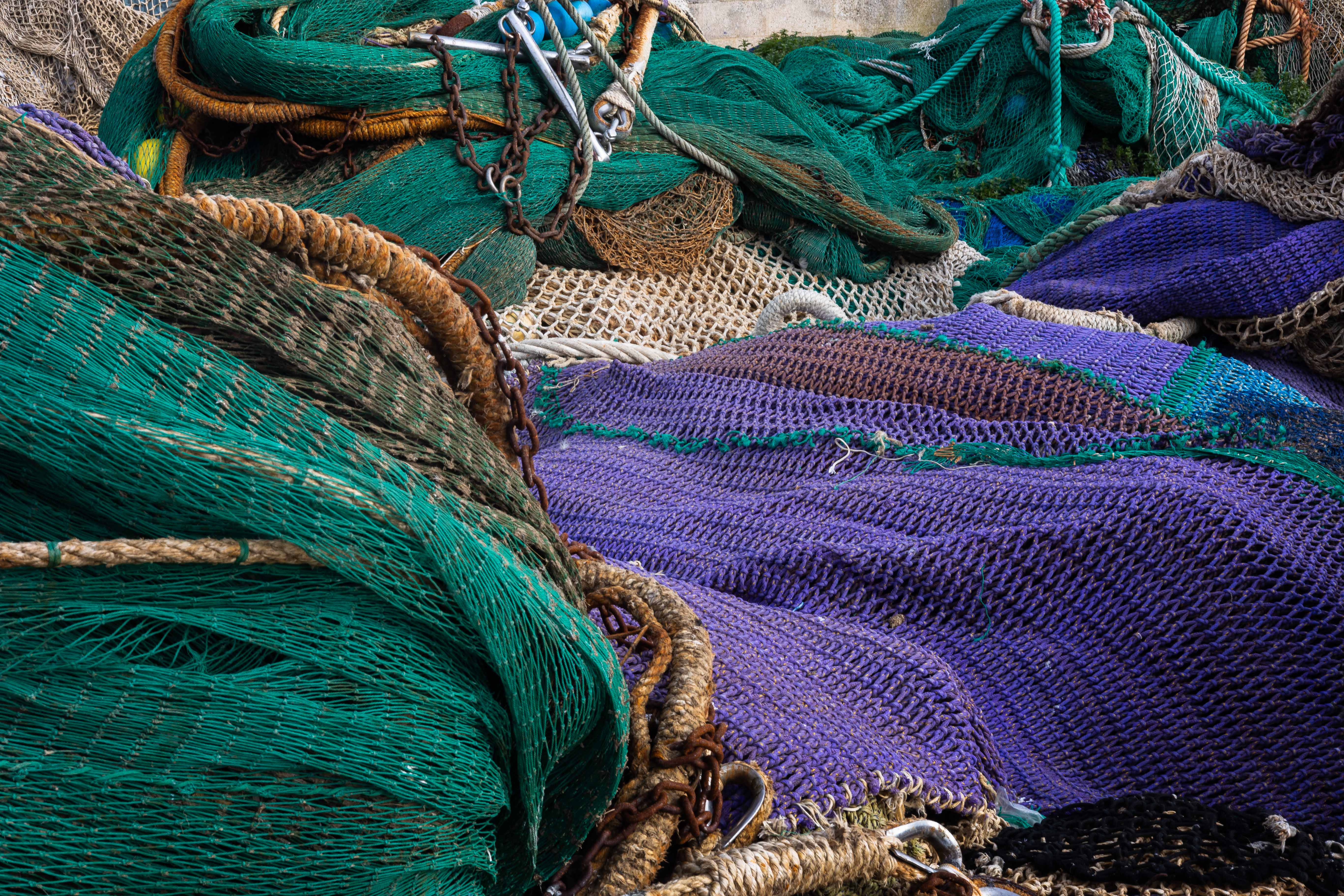 Detalle de las artes de pesca acumuladas en Bonanza. 