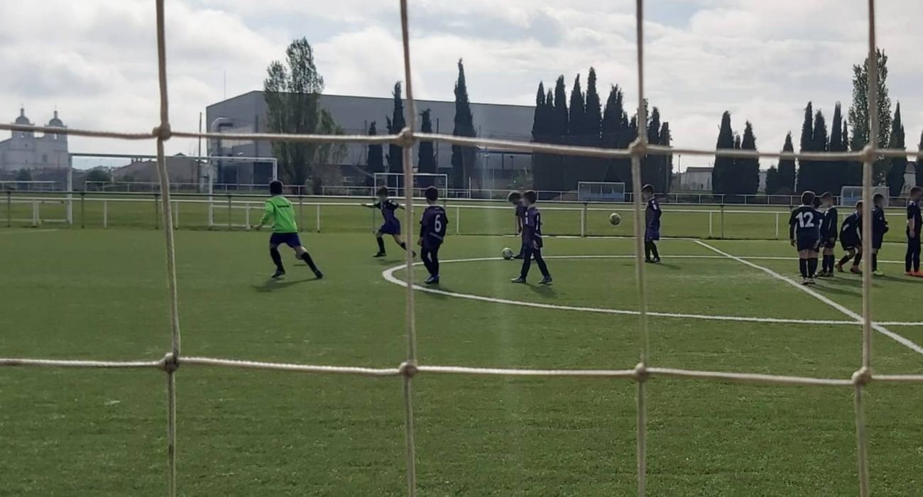 Imagen de un entrenamiento de la cantera del CD Zaratán, equipo que está de luto tras la muerte de un joven jugador.