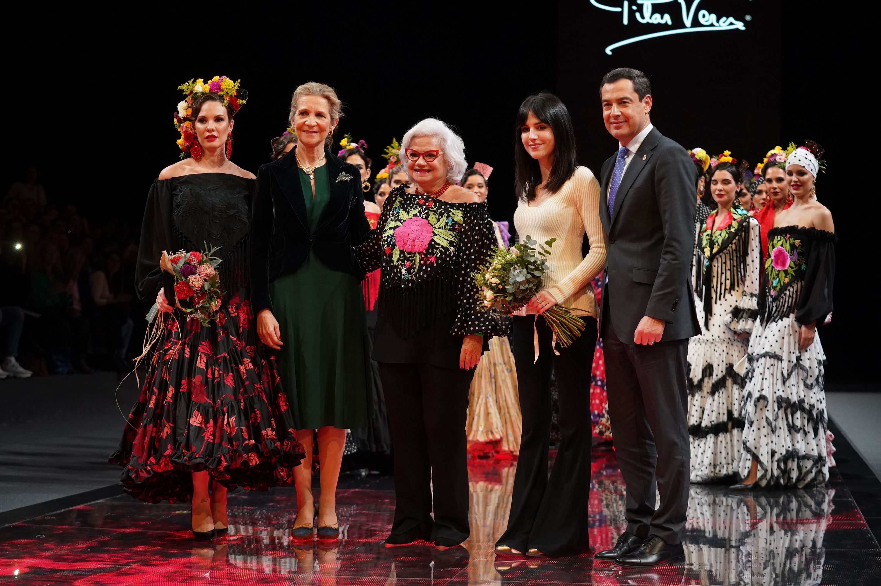 El presidente de la  junta y la infanta Elena durante la apertura de Simof.