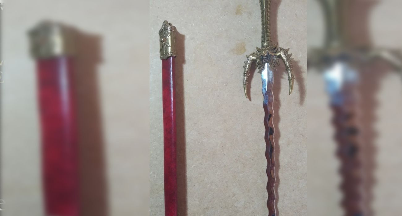 Una espada similar a la empleada por el agresor para atacar a su madrastra.