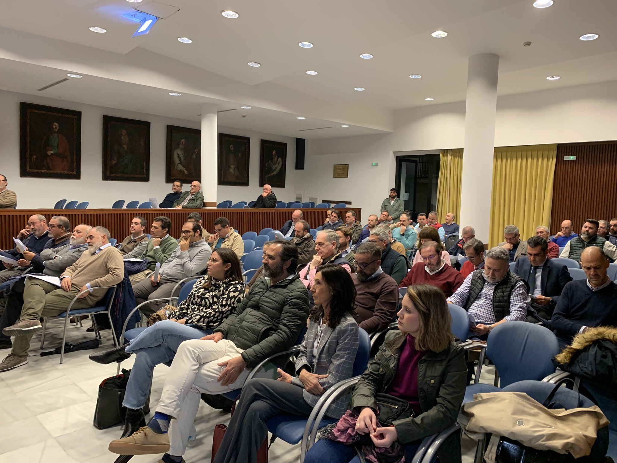Pleno extraordinario de hermanos mayores de las cofradías de Jerez.