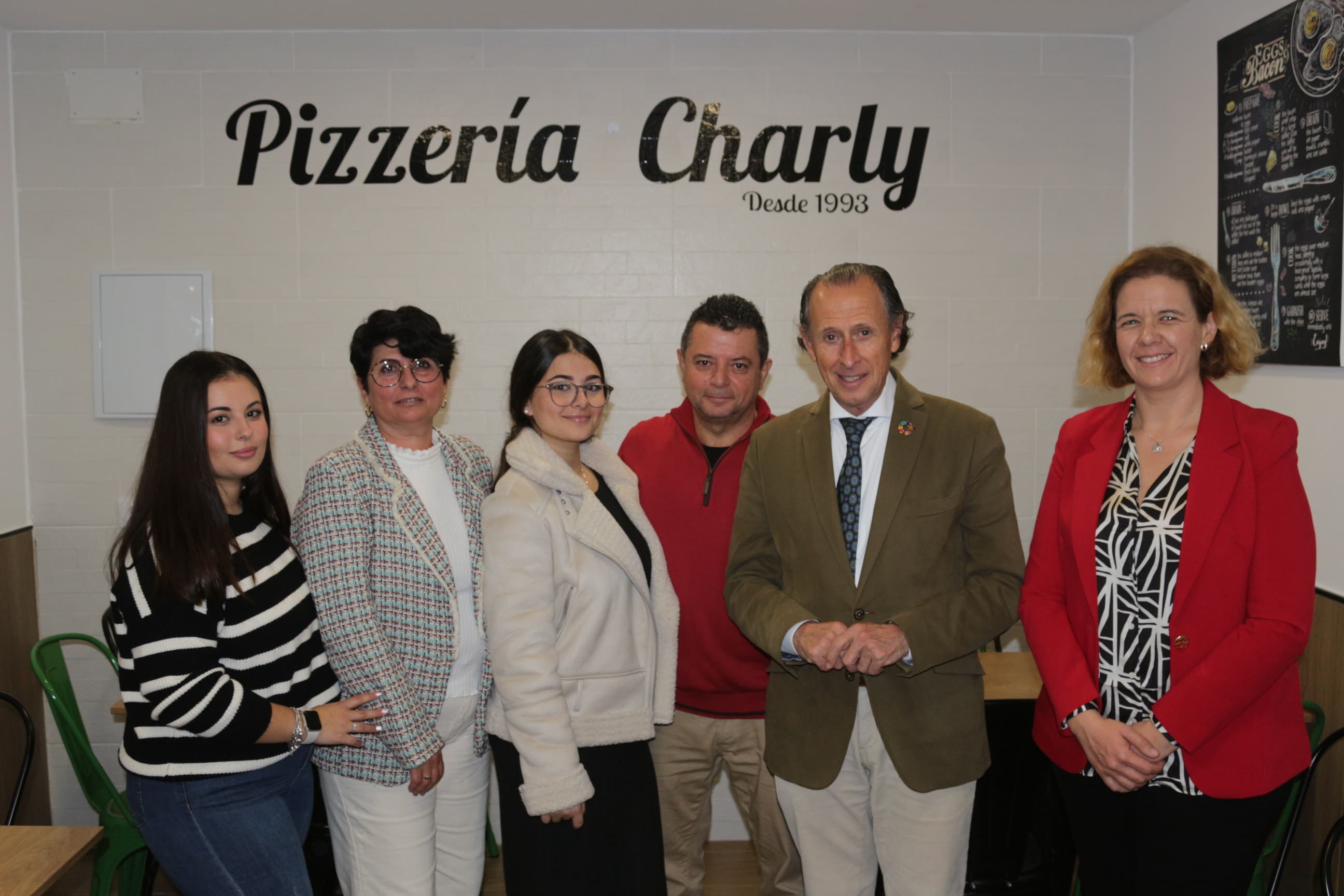 La pizzería Charly cumple 30 años en Chiclana.