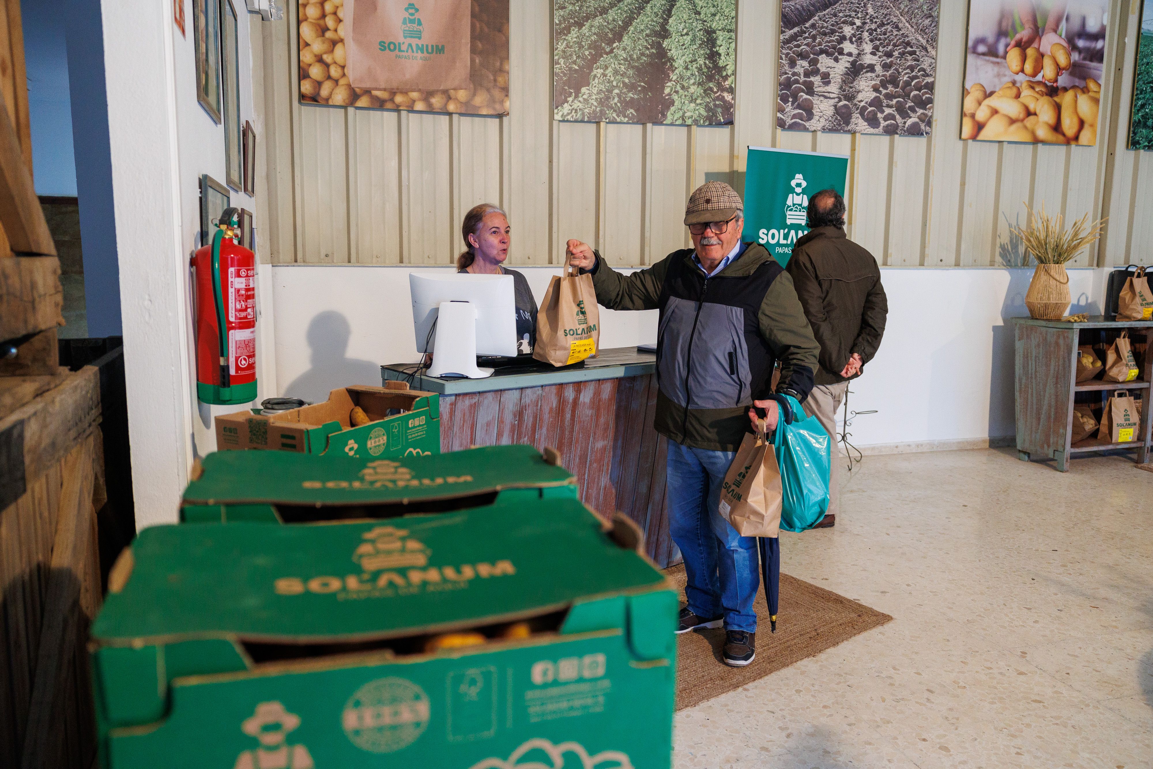 Tienda de papas en la avenida de Europa 