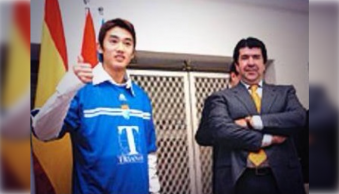 Shang Yi, junto a Gil Silgado, el día de su presentación.