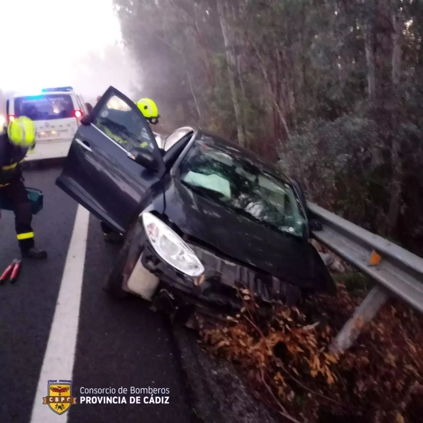 Imagen de uno de los coches accidentados. Imagen de uno de los coches accidentados.