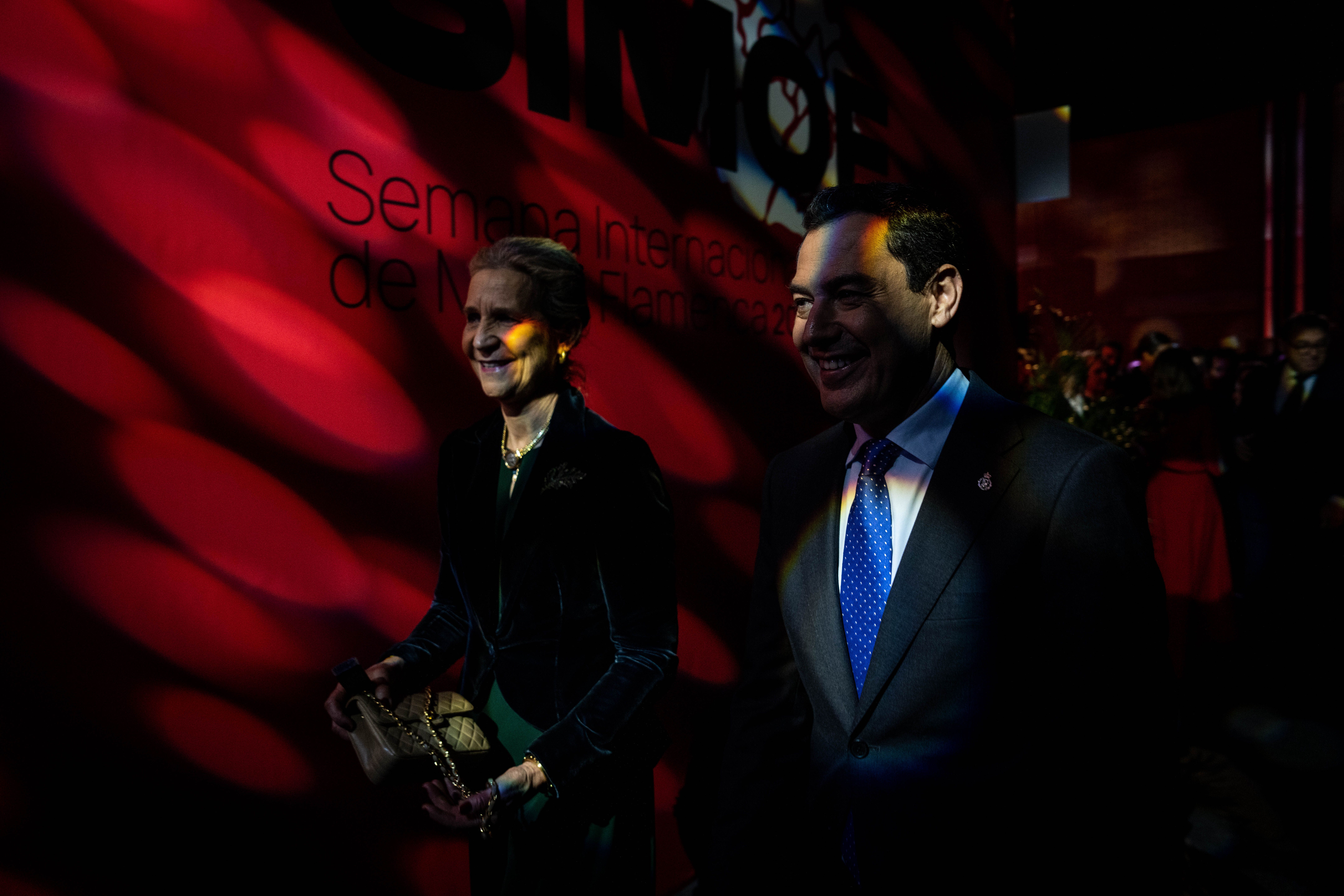 Juanma Moreno junto a la Infanta Elena.