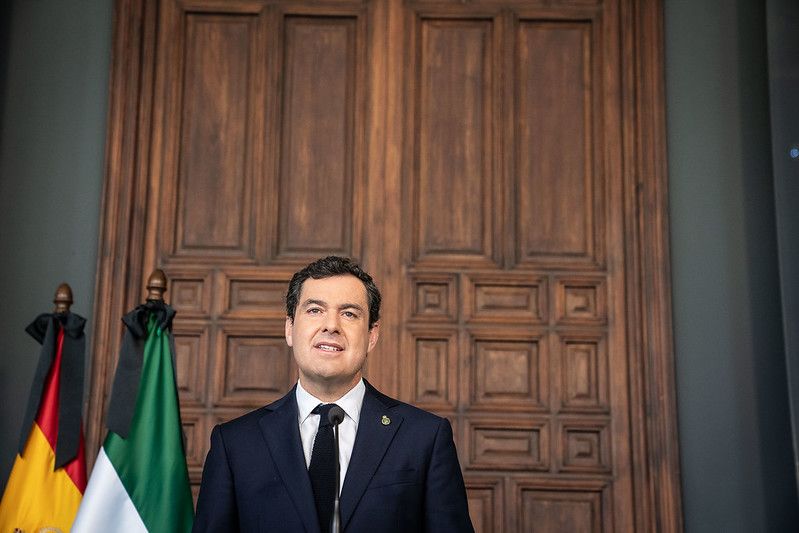 El presidente de la Junta, Juan Manuel Moreno, durante su comparecencia tras reunirse con Sánchez.