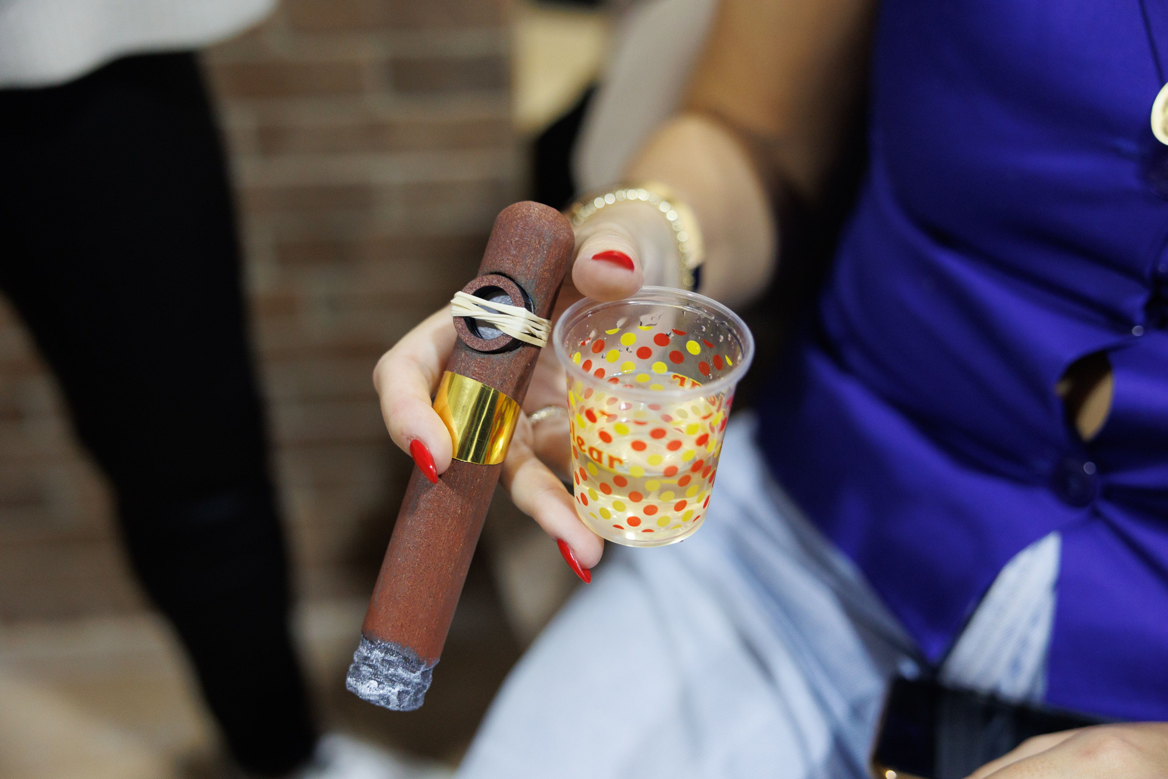 Detalle del tipo de la comparsa femenina.