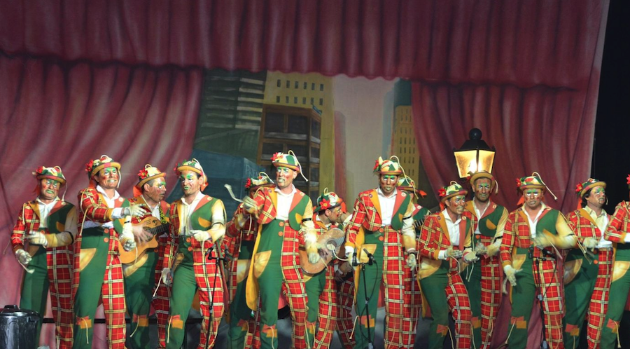 Una actuación durante una pasada edición del Concurso de Agrupaciones Bruja Piti de Trebujena.