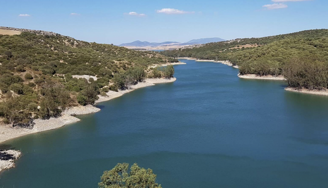 Paz, naturaleza y maravillosas vistas en la ruta del embalse de Bornos.