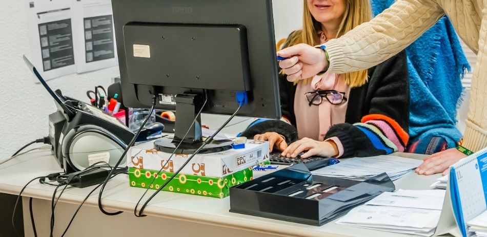 Un 'hacker' robó dinero de nóminas del Ayuntamiento de Roquetas.