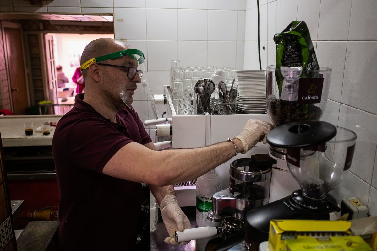 El Gobierno aprobará rebajas en el alquiler para comerciantes y hosteleros.