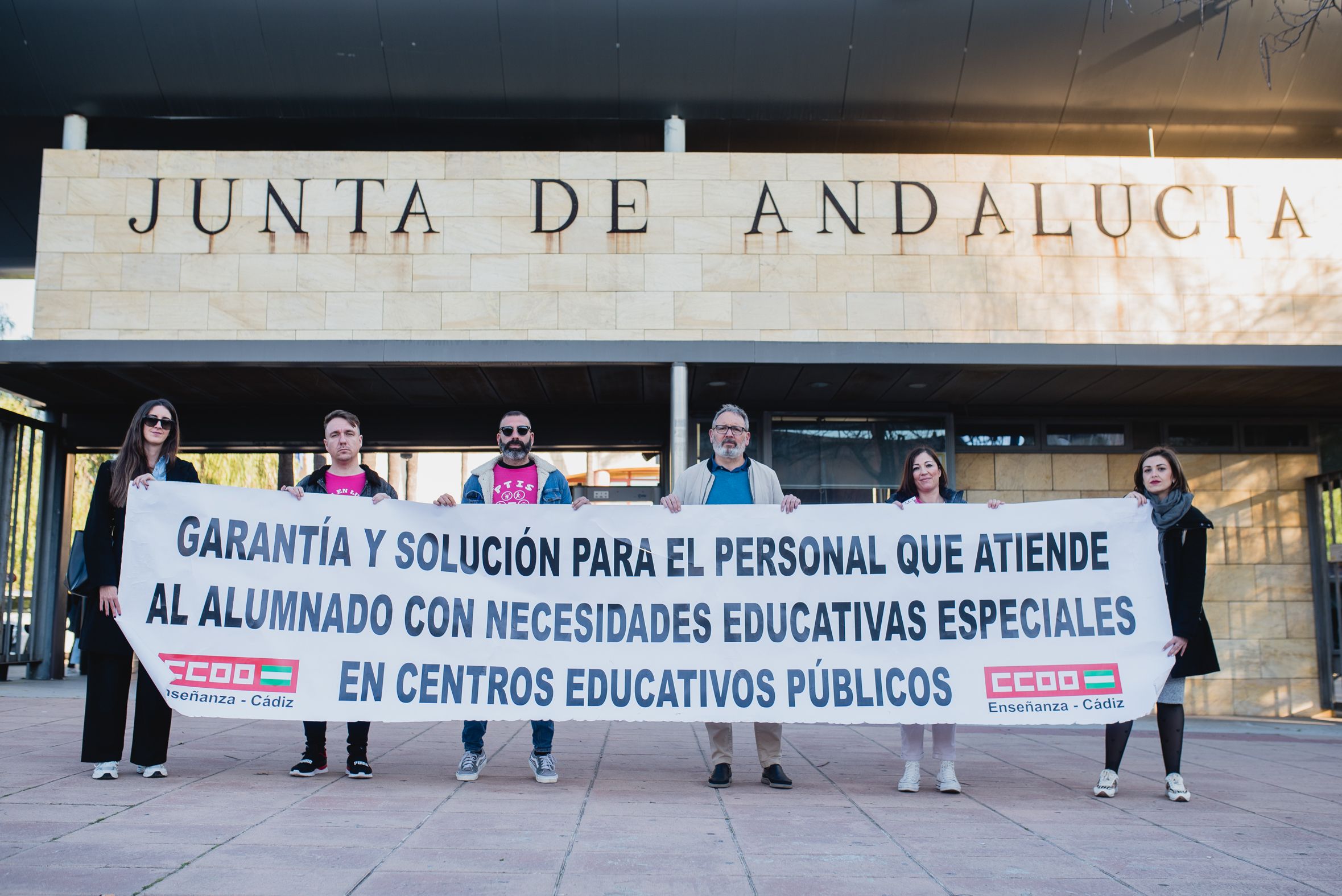 Protesta en Sevilla ante la Consejería de Desarrollo Educativo y FP. 