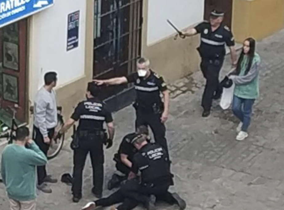 Detención tras el altercado en Plateros. FOTO: REDES