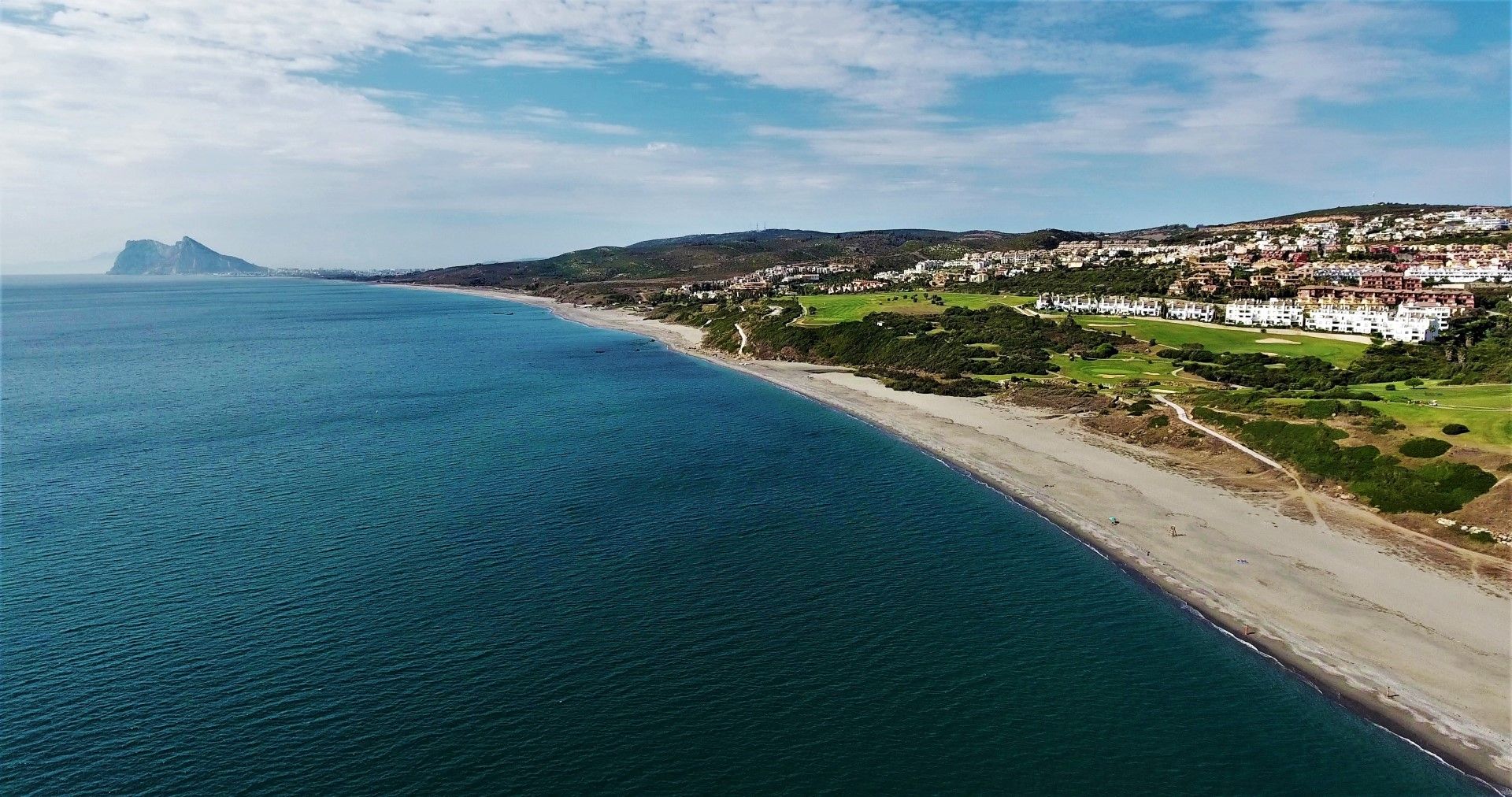 Playa de La Alcaidesa, en San Roque. FOTO: www.sotodrone.es