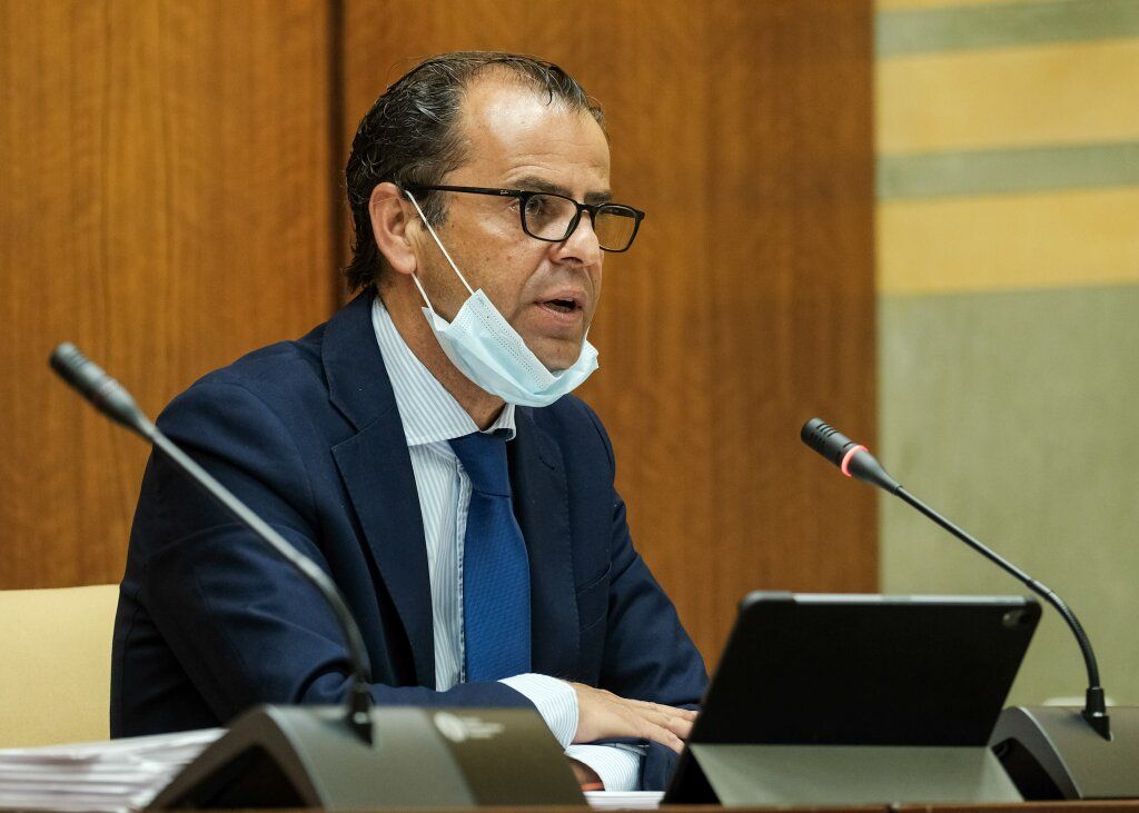 Juande Mellado, director general de RTVA, en la comisión parlamentaria.