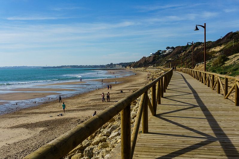 Desgastar voz inoxidable Una nueva pasarela de madera "sostenible" unirá dos playas en El Puerto