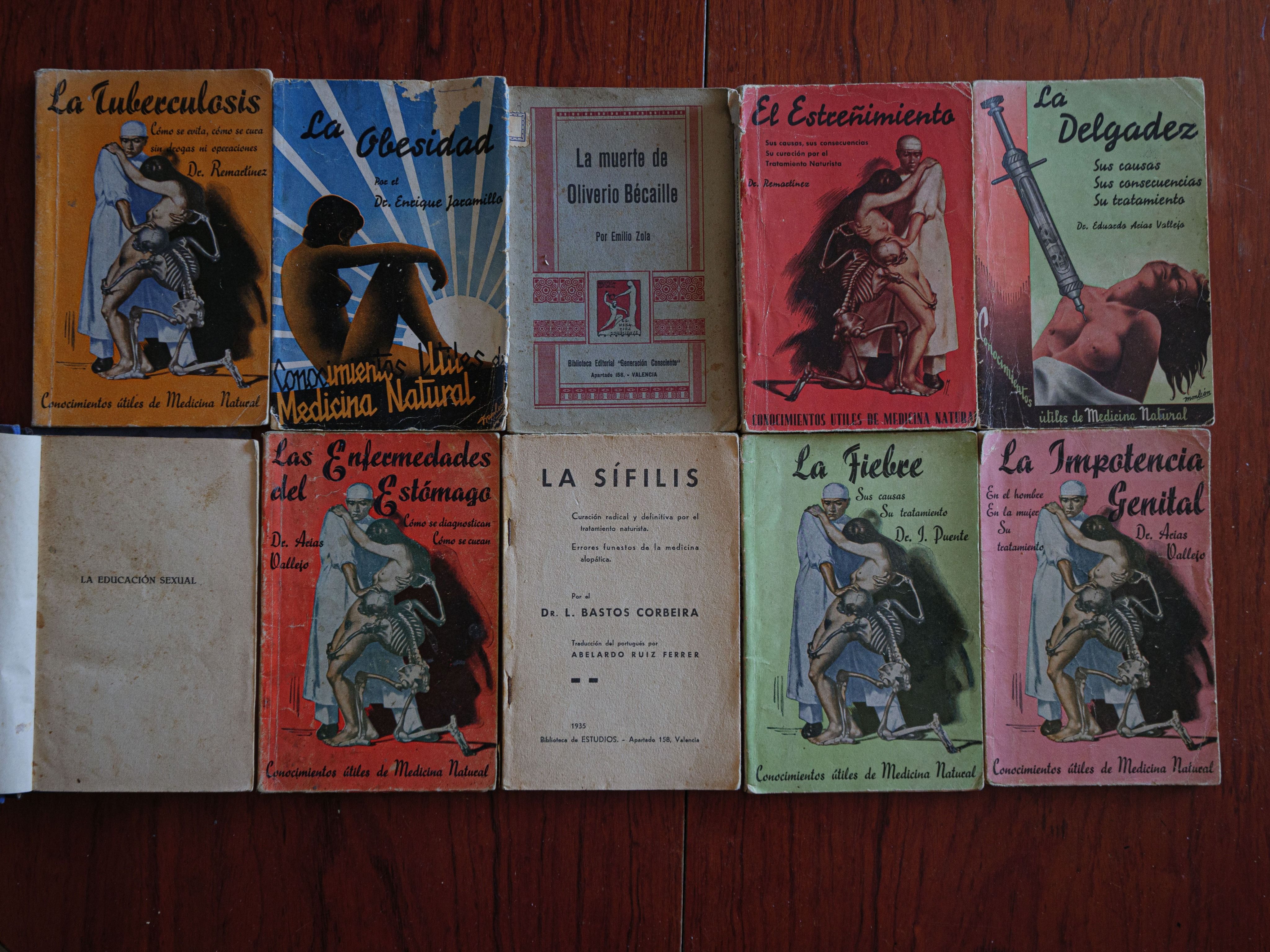 Volúmenes de la Biblioteca de Estudios (y de 'Generación Consciente', predecesora de la revista 'Estudios'). Biblioteca de Manuel Moreno Durán
