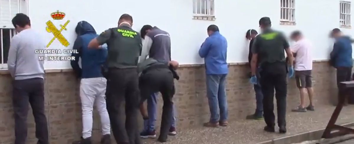Los detenidos por la Guardia Civil en Jerez.