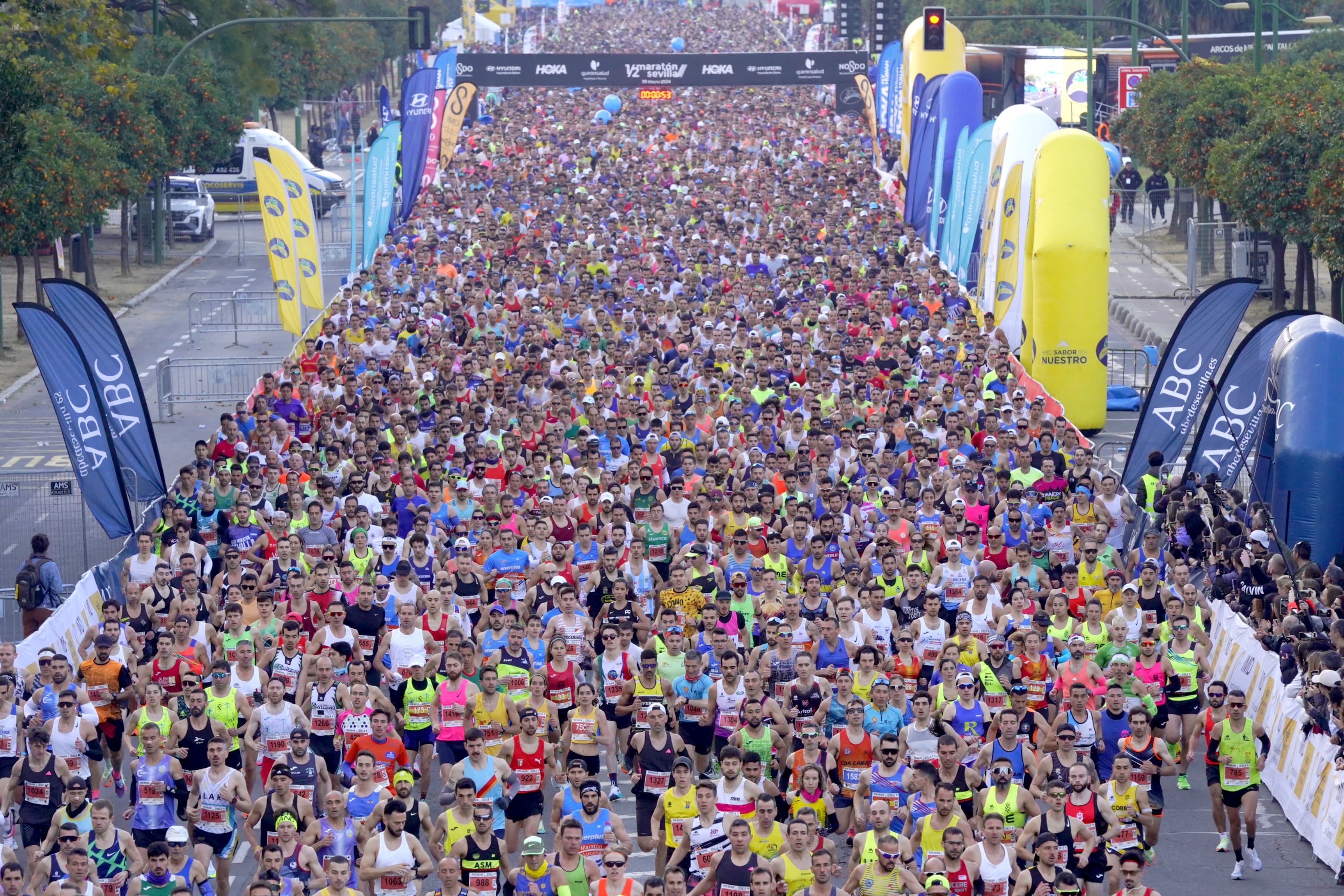 El medio maratón de Sevilla reúne a 14.000 participantes.