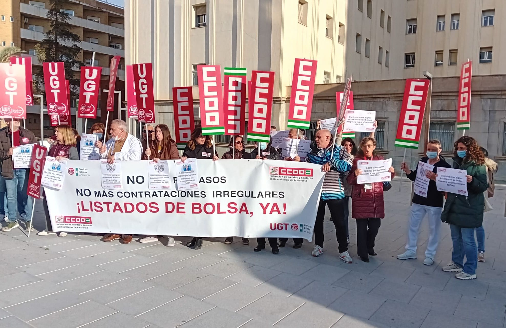 Imagen de la movilización en Granada para pedir información sobre contratos al SAS.