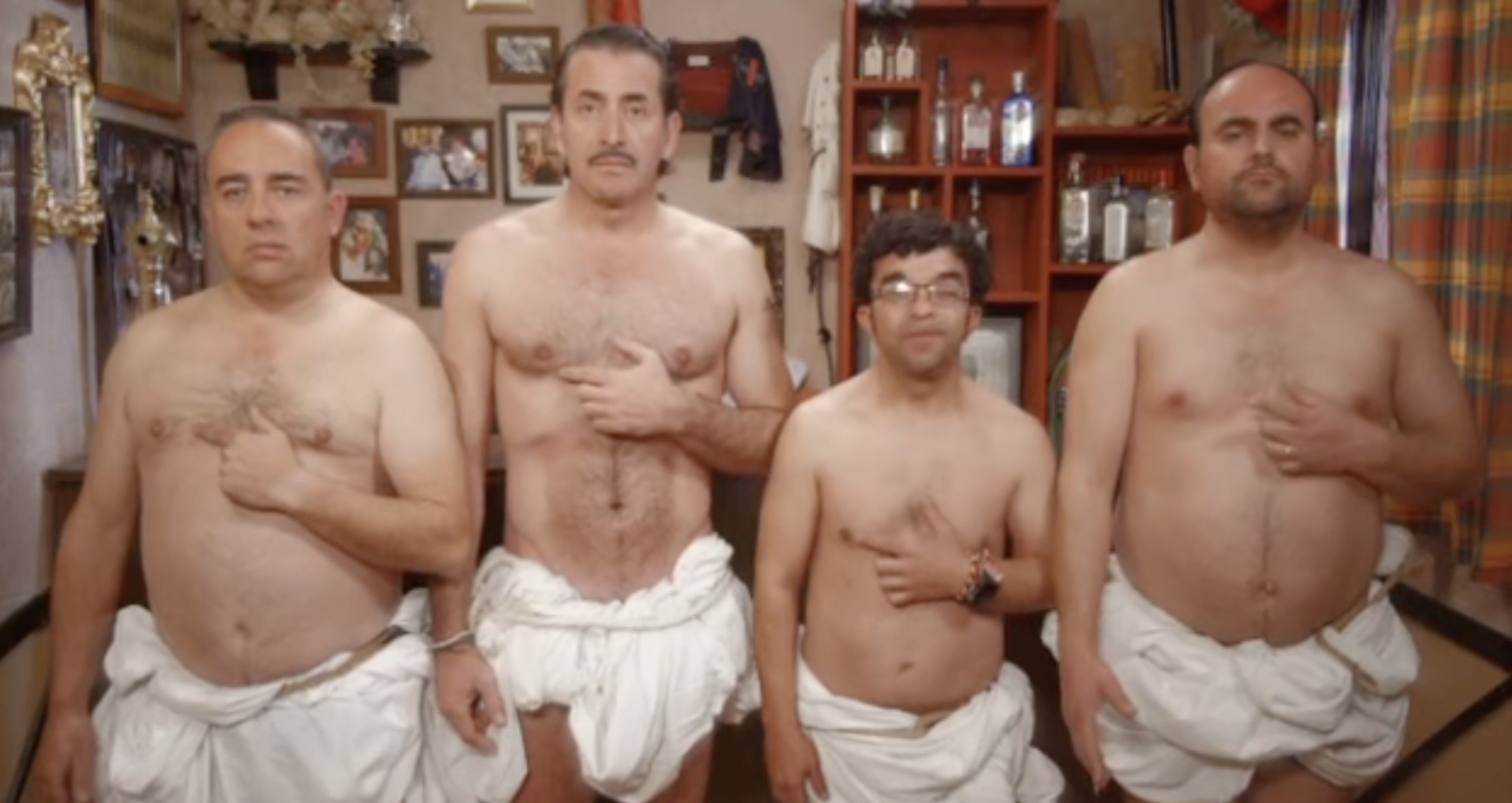 El Palermasso parodia como anticipo de su novena temporada el cartel de la Semana Santa de Sevilla de 2024