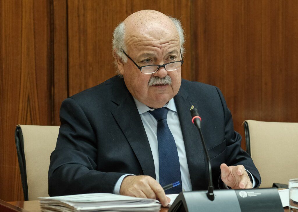 El consejero Aguirre, este jueves en el Parlamento de Andalucía. FOTO: PARLAMENTO
