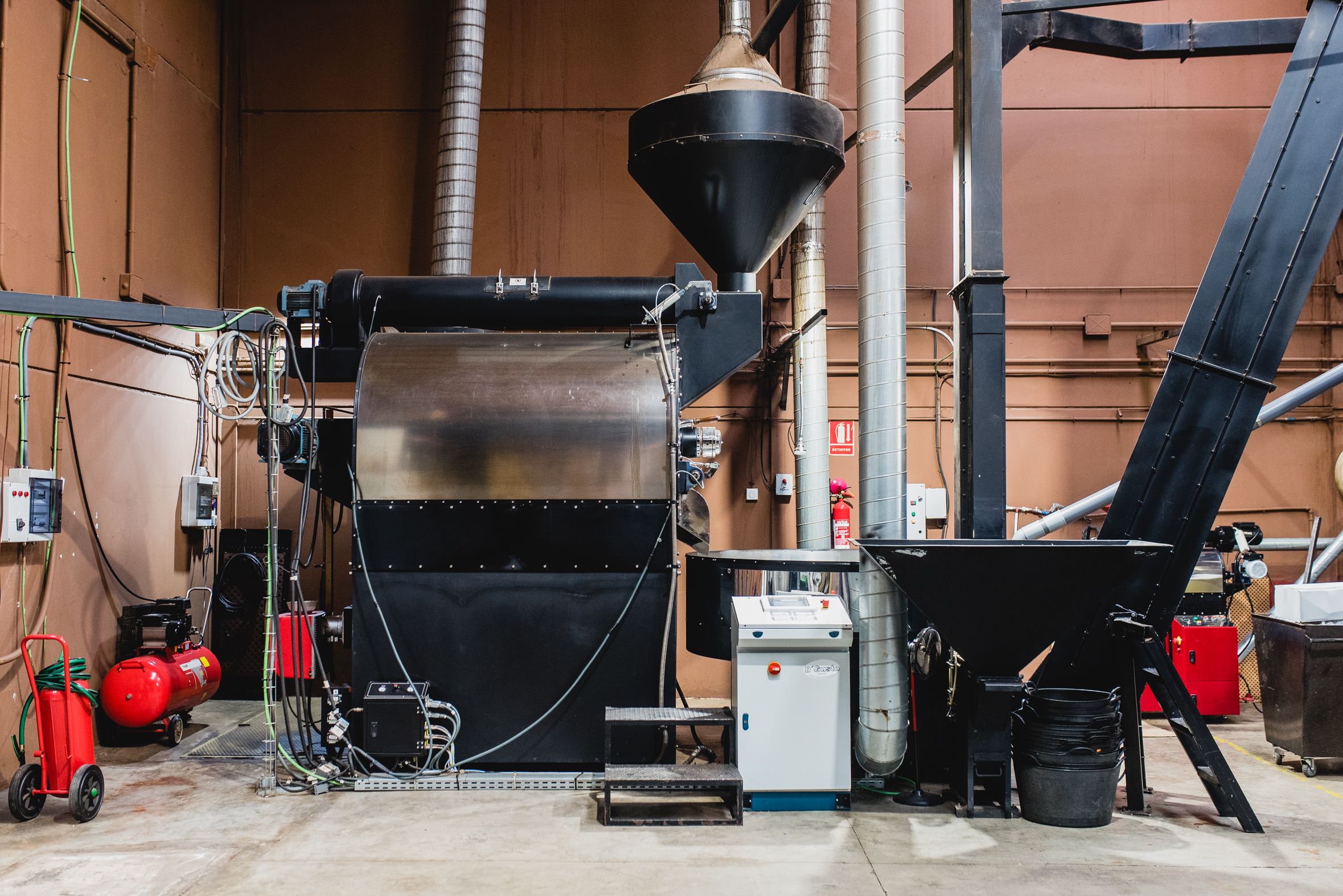 Mocaibo, la empresa del café de Utrera, por dentro en imágenes.