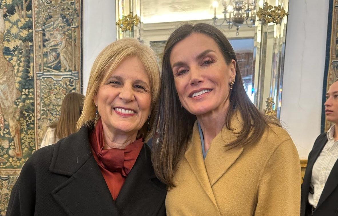 La alcaldesa María José García-Pelayo con la reina Letizia.
